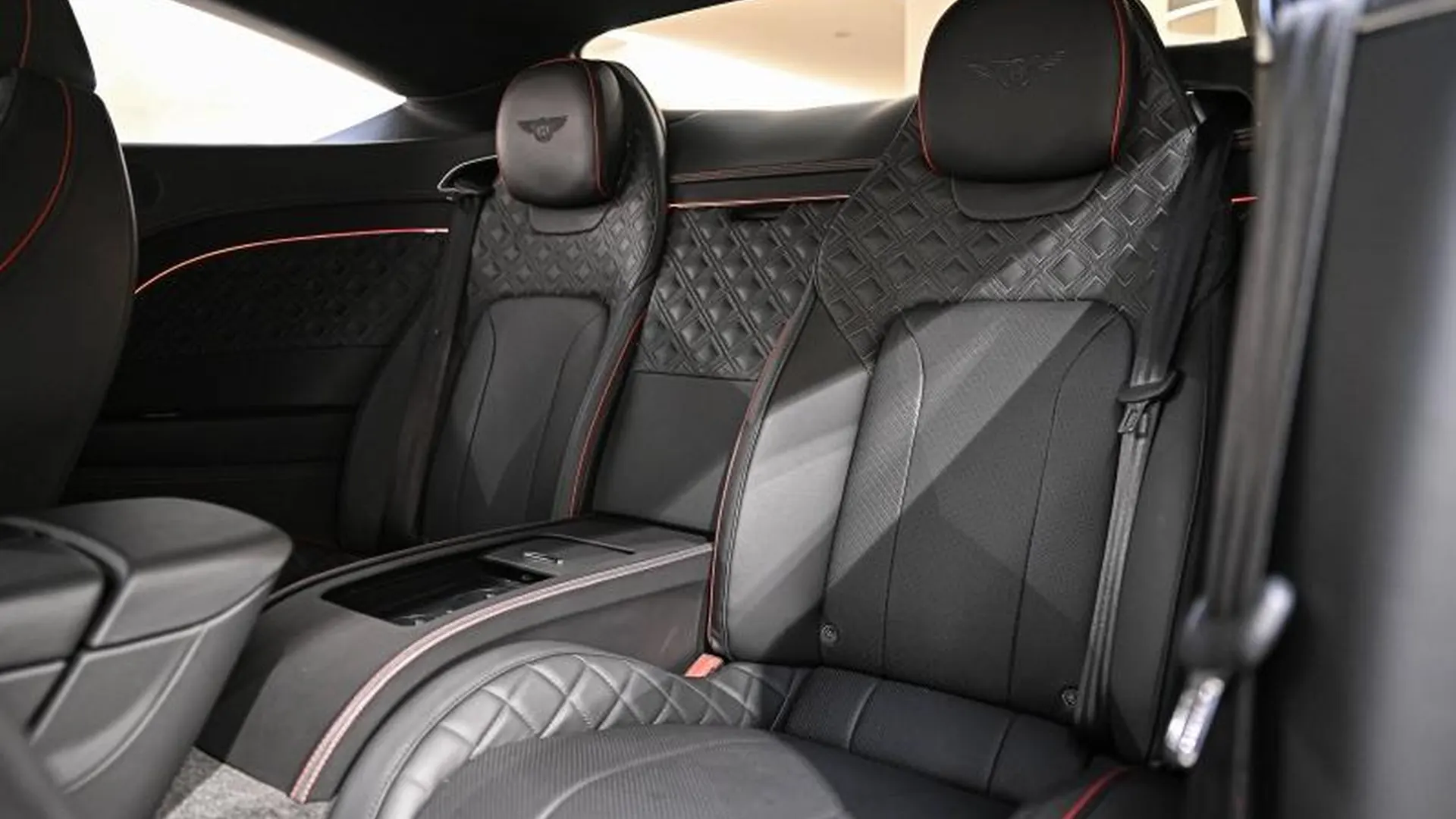 Bentley Continental GT — photo 24