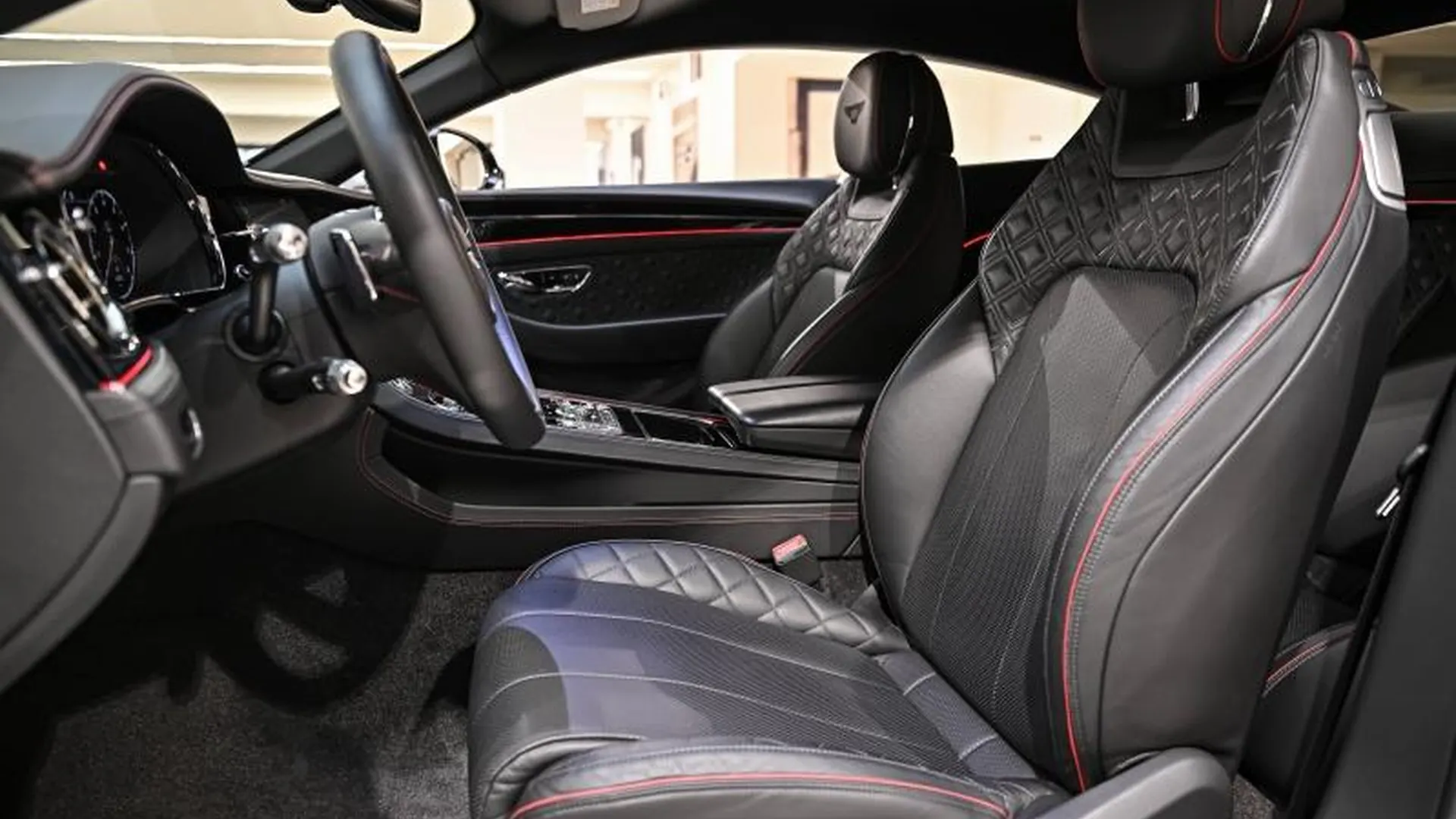Bentley Continental GT — photo 23