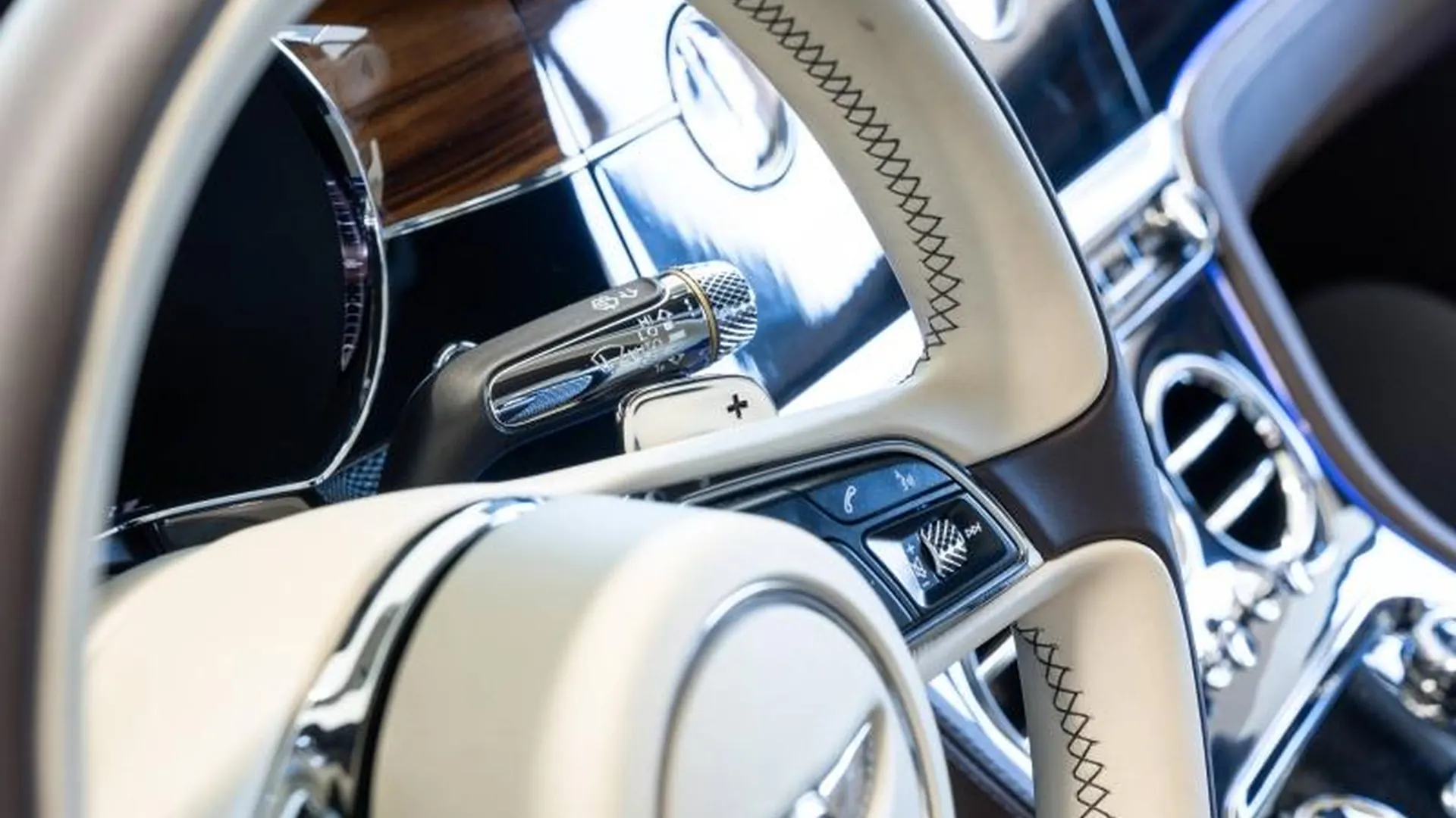 Bentley Continental GT — photo 18