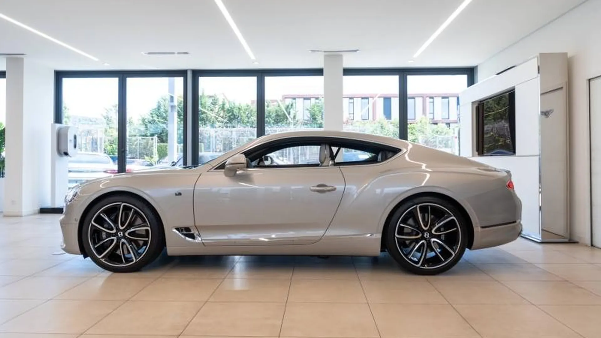 Bentley Continental GT — photo 3