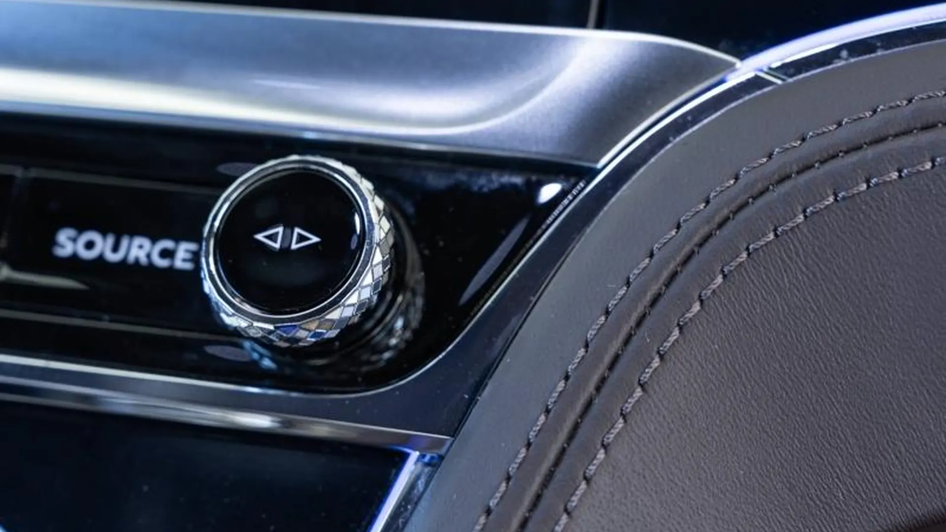 Bentley Continental GT — photo 35
