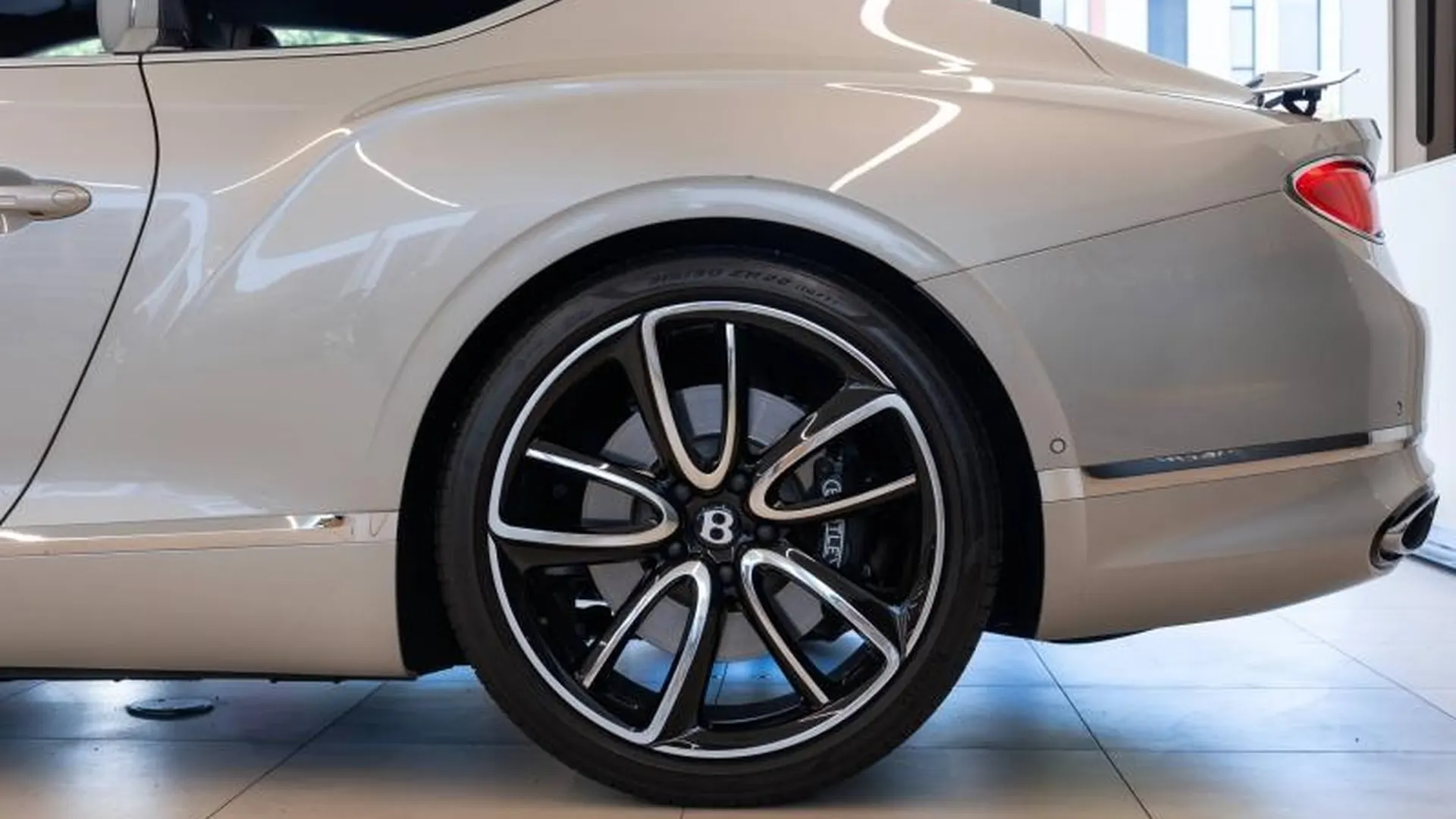 Bentley Continental GT — photo 7