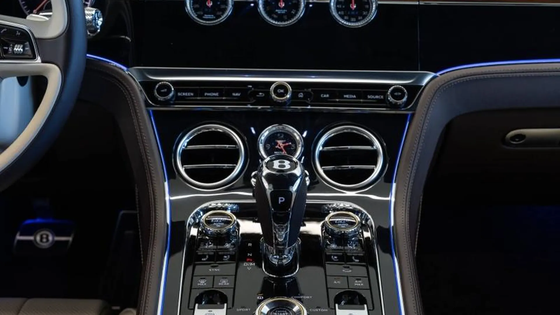 Bentley Continental GT — photo 27