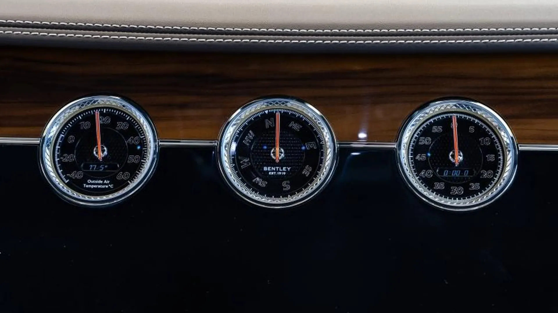 Bentley Continental GT — photo 28
