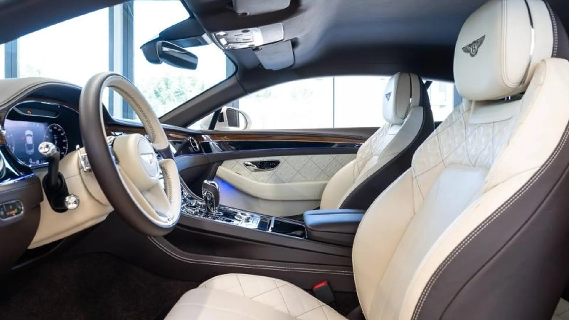 Bentley Continental GT — photo 8