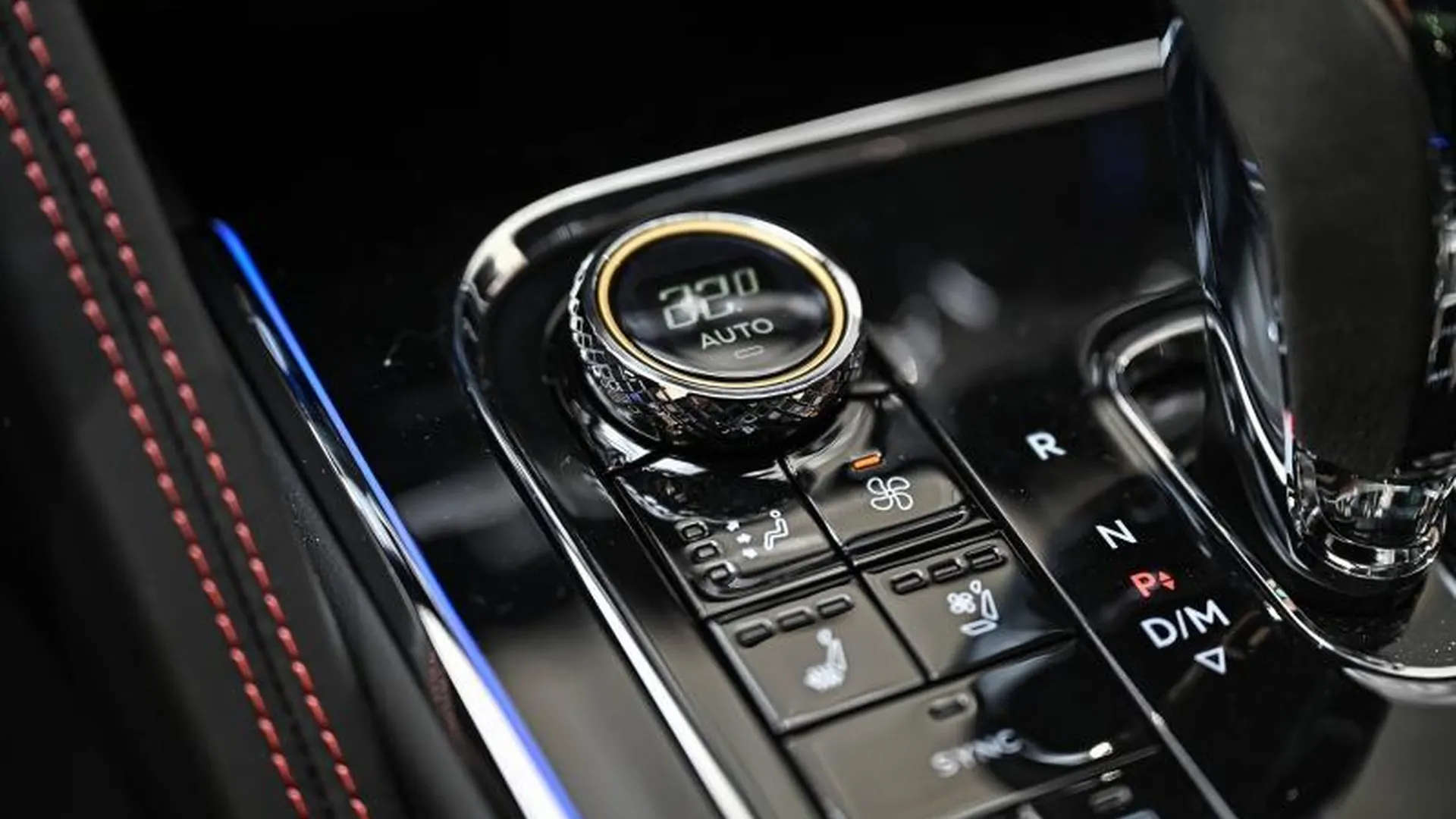 Bentley Flying Spur — photo 44