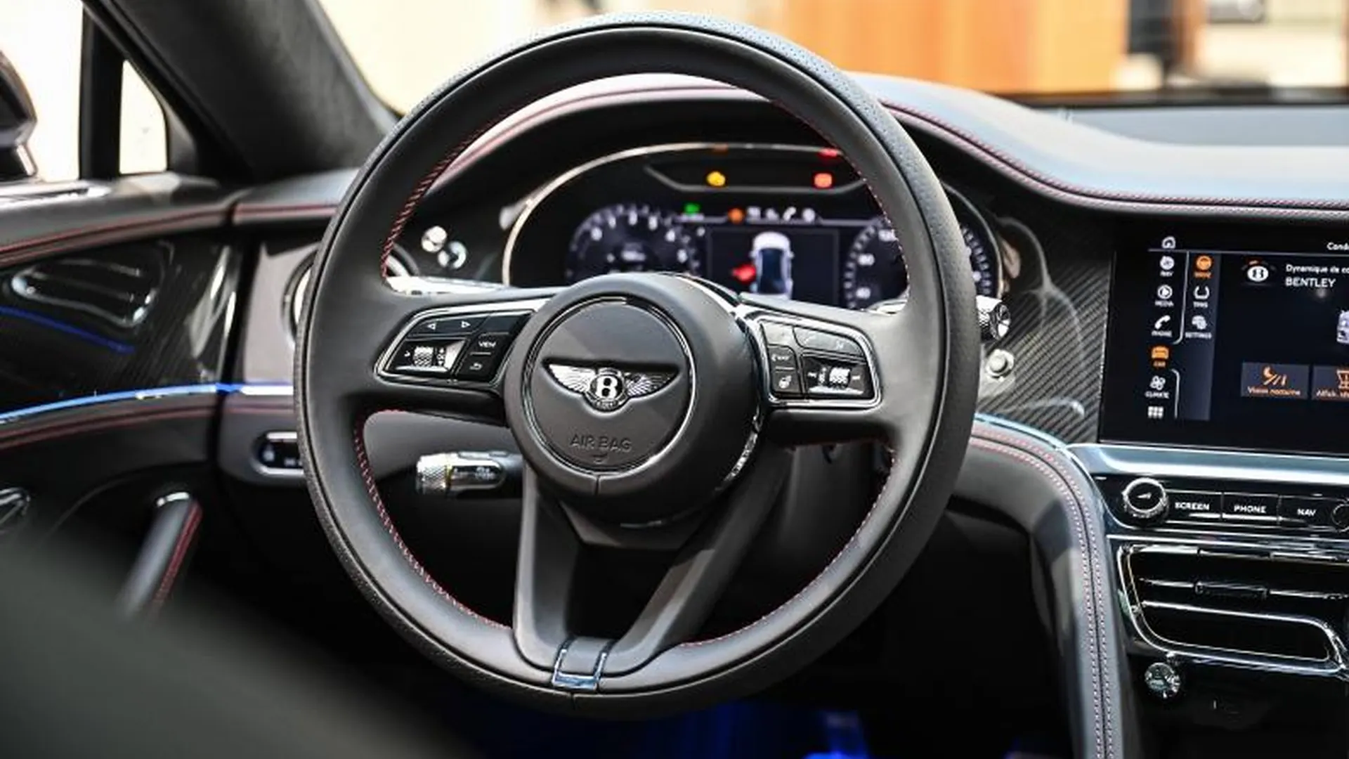 Bentley Flying Spur — photo 26
