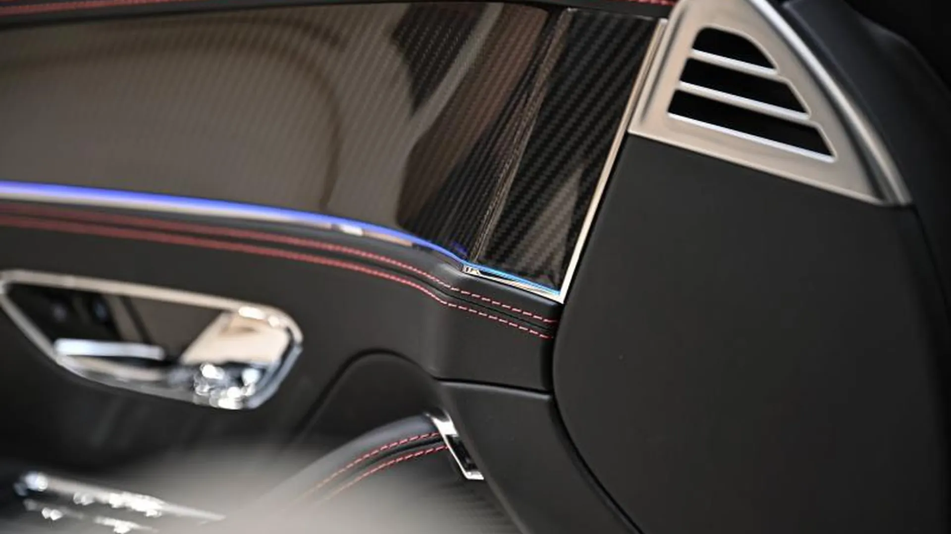 Bentley Flying Spur — photo 50