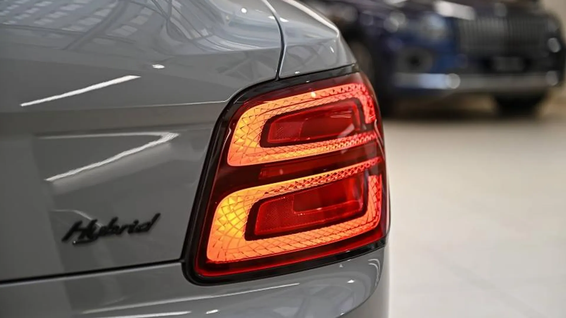 Bentley Flying Spur — photo 6