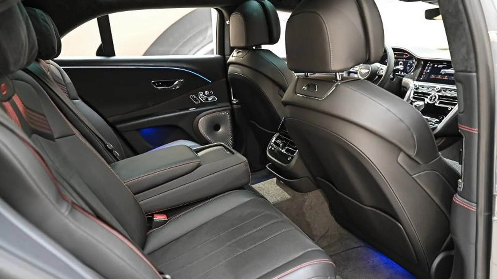 Bentley Flying Spur — photo 17