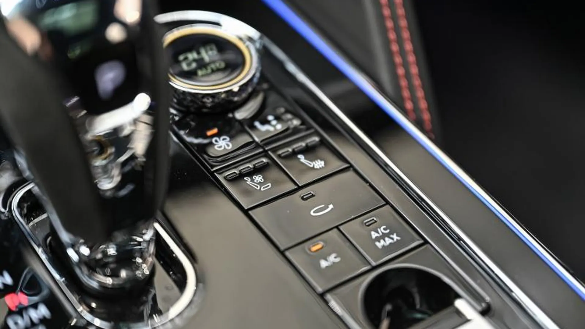 Bentley Flying Spur — photo 45