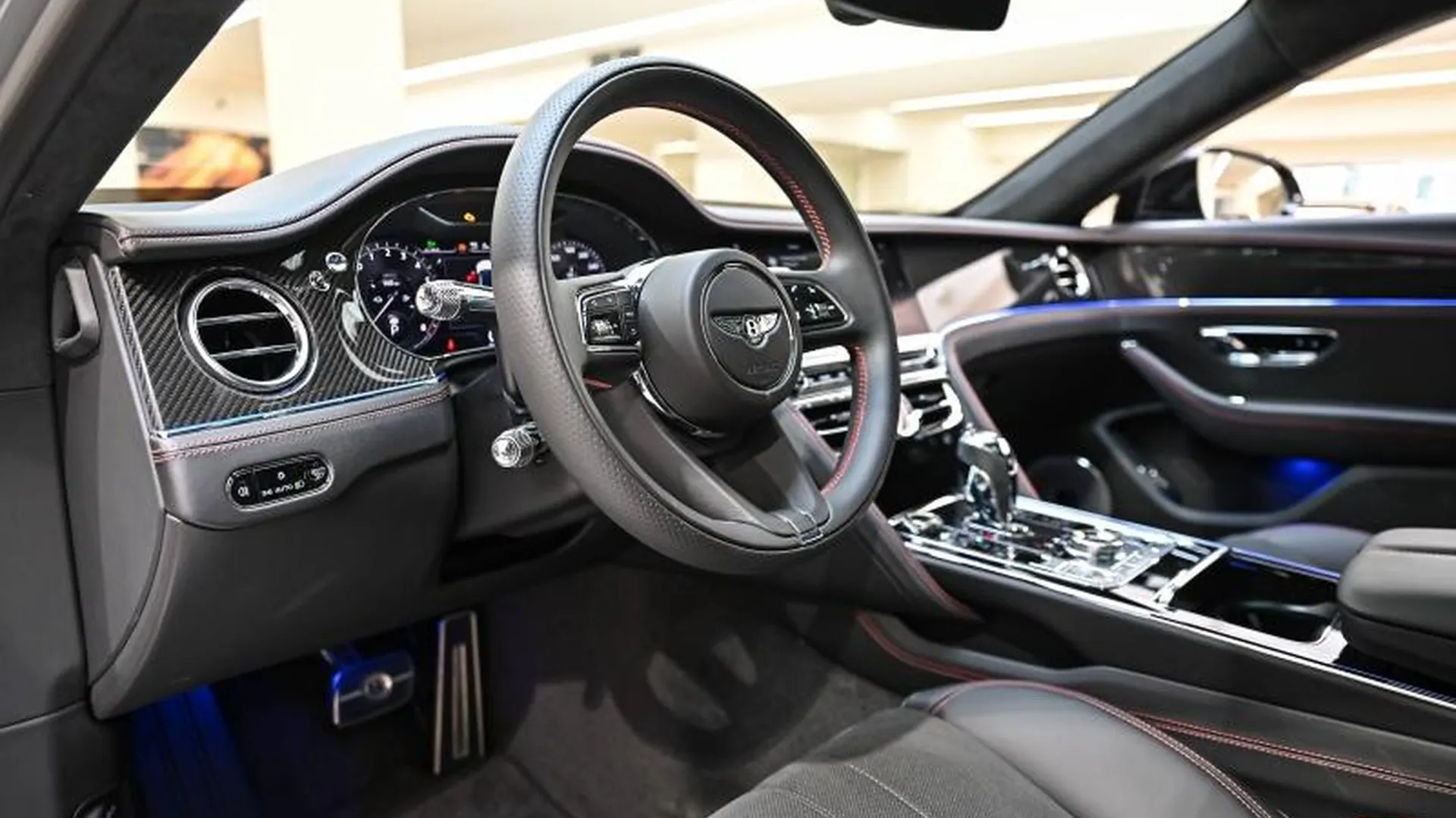 Bentley Flying Spur — photo 30