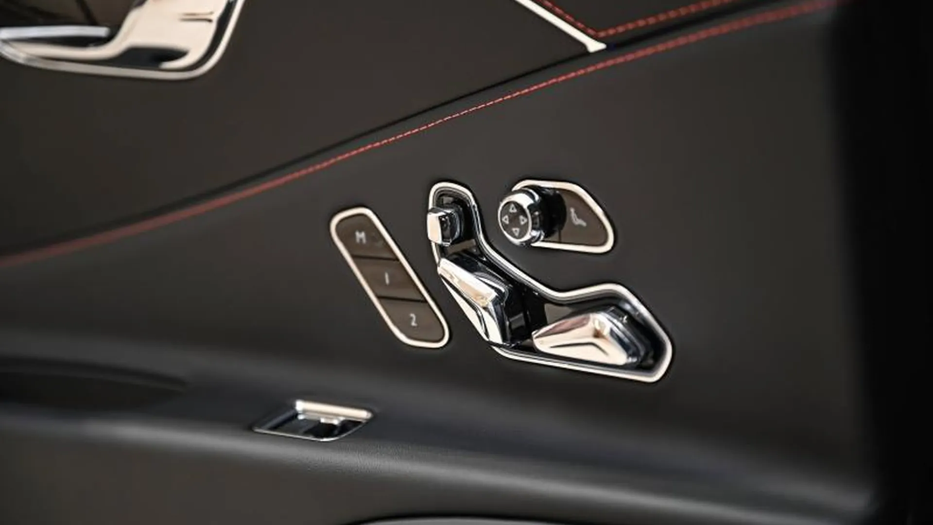 Bentley Flying Spur — photo 29