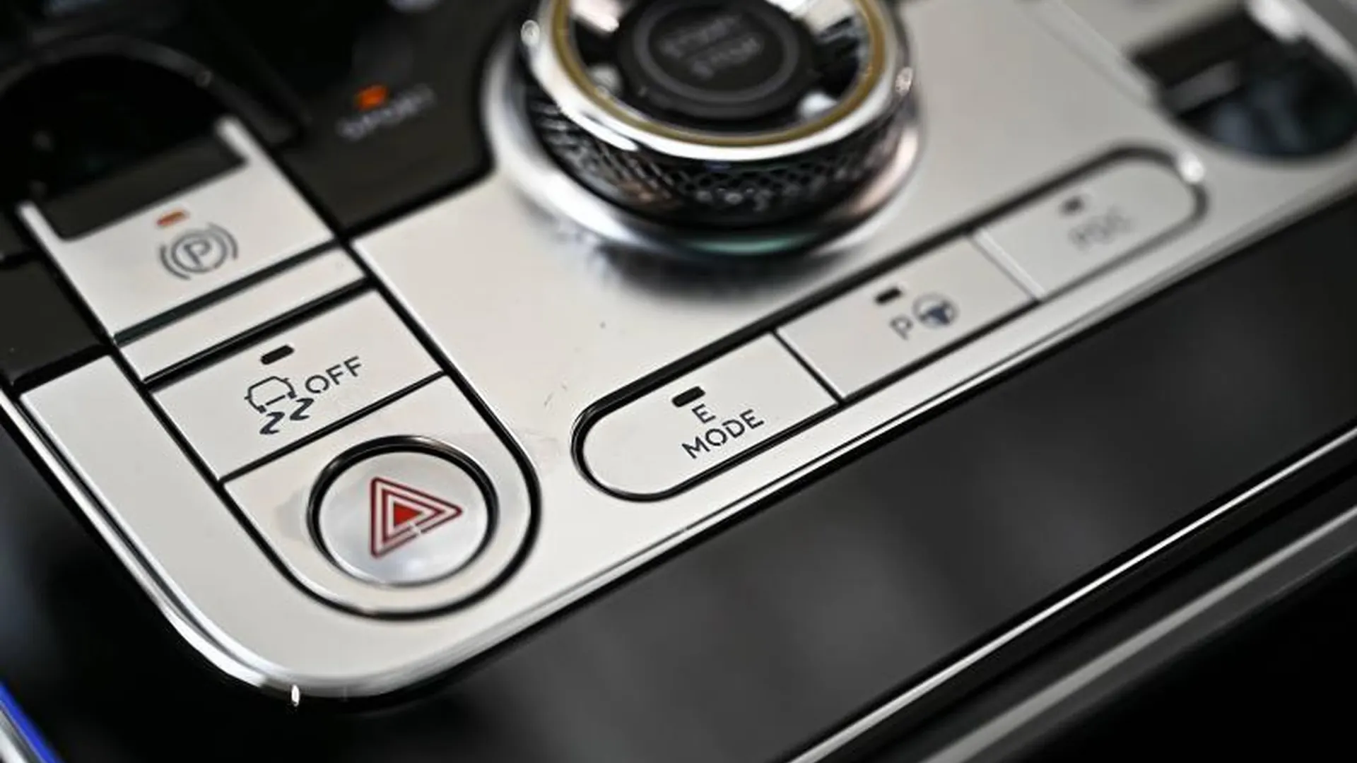 Bentley Flying Spur — photo 46