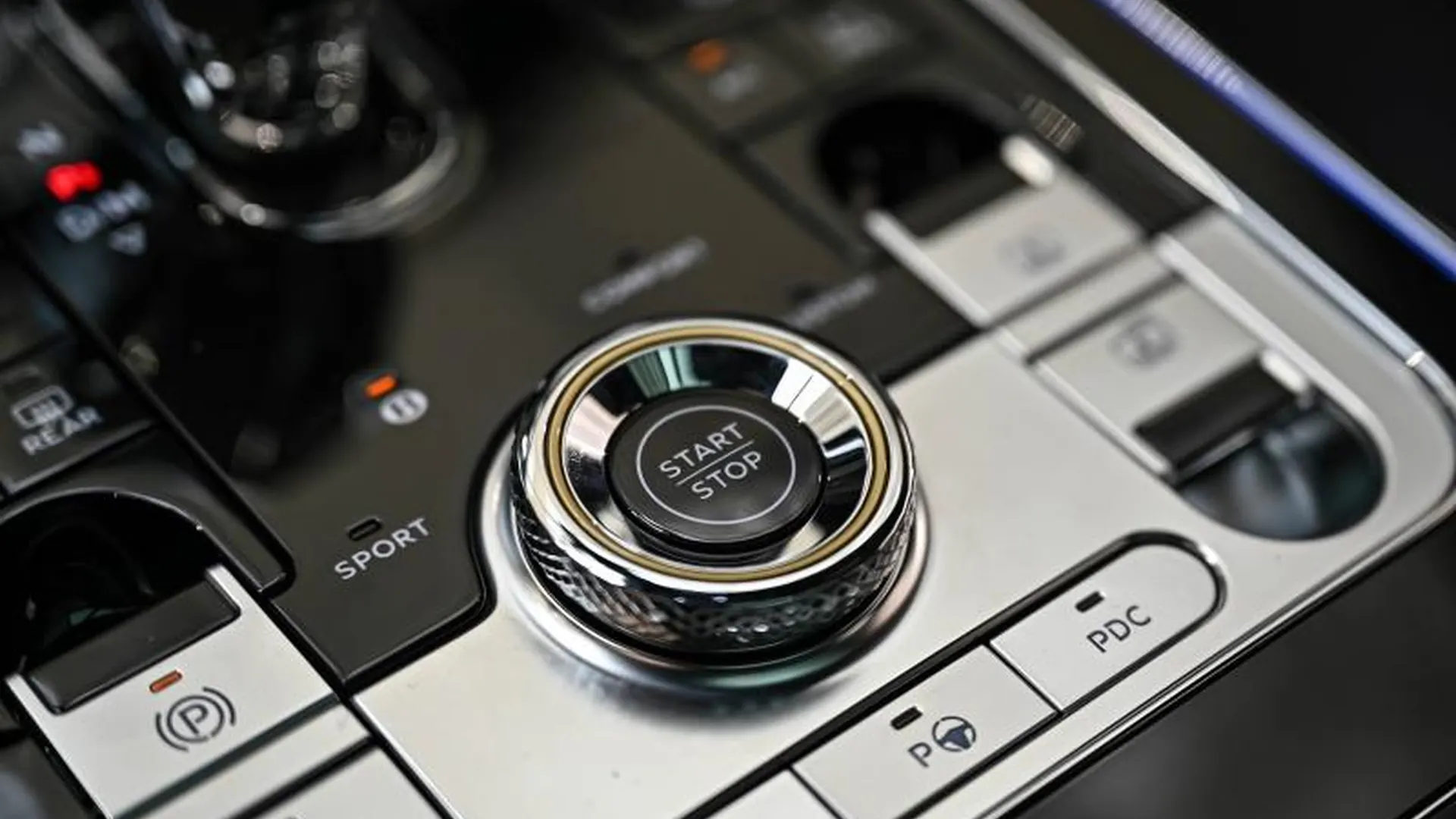 Bentley Flying Spur — photo 42