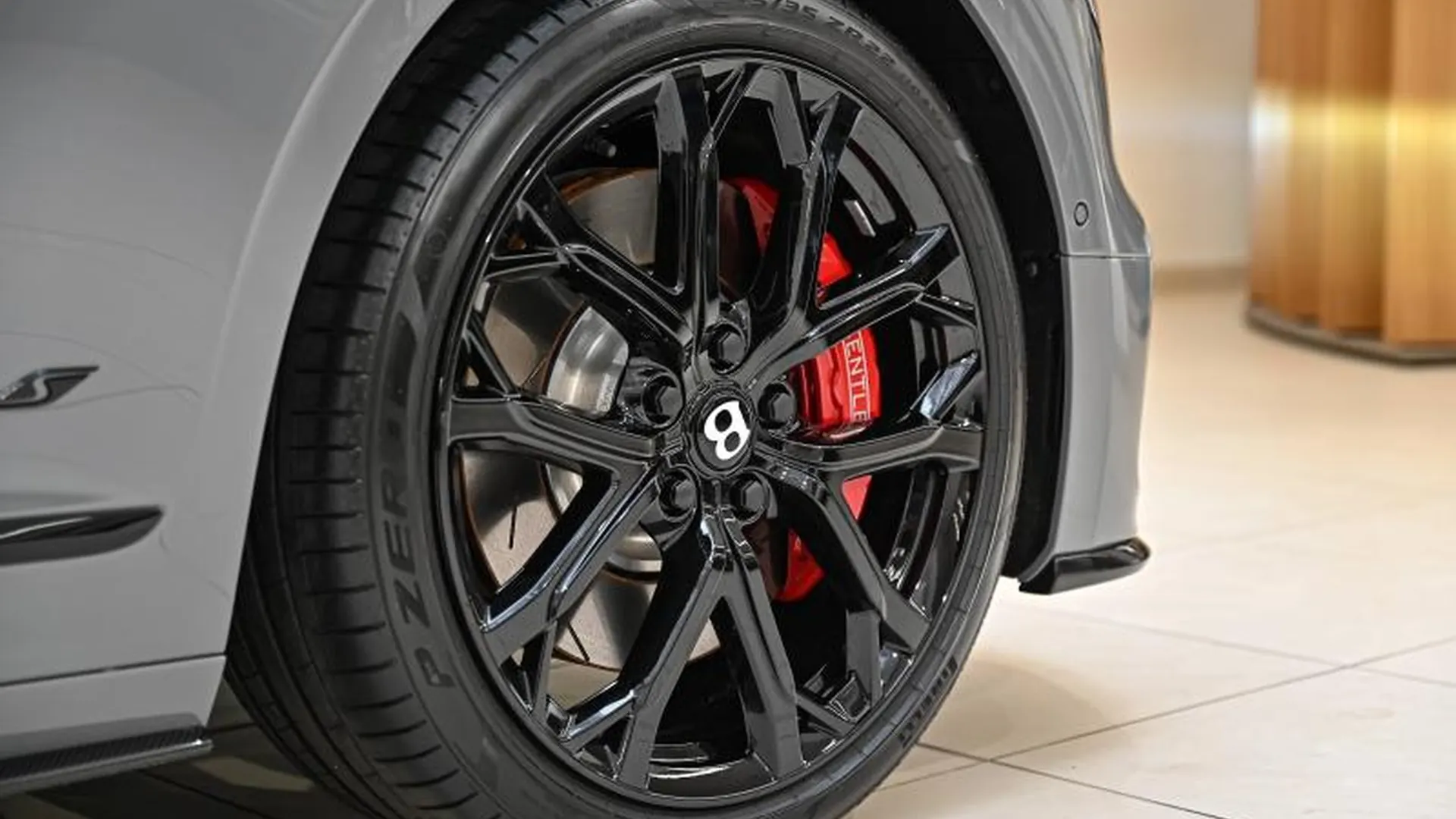 Bentley Flying Spur — photo 10
