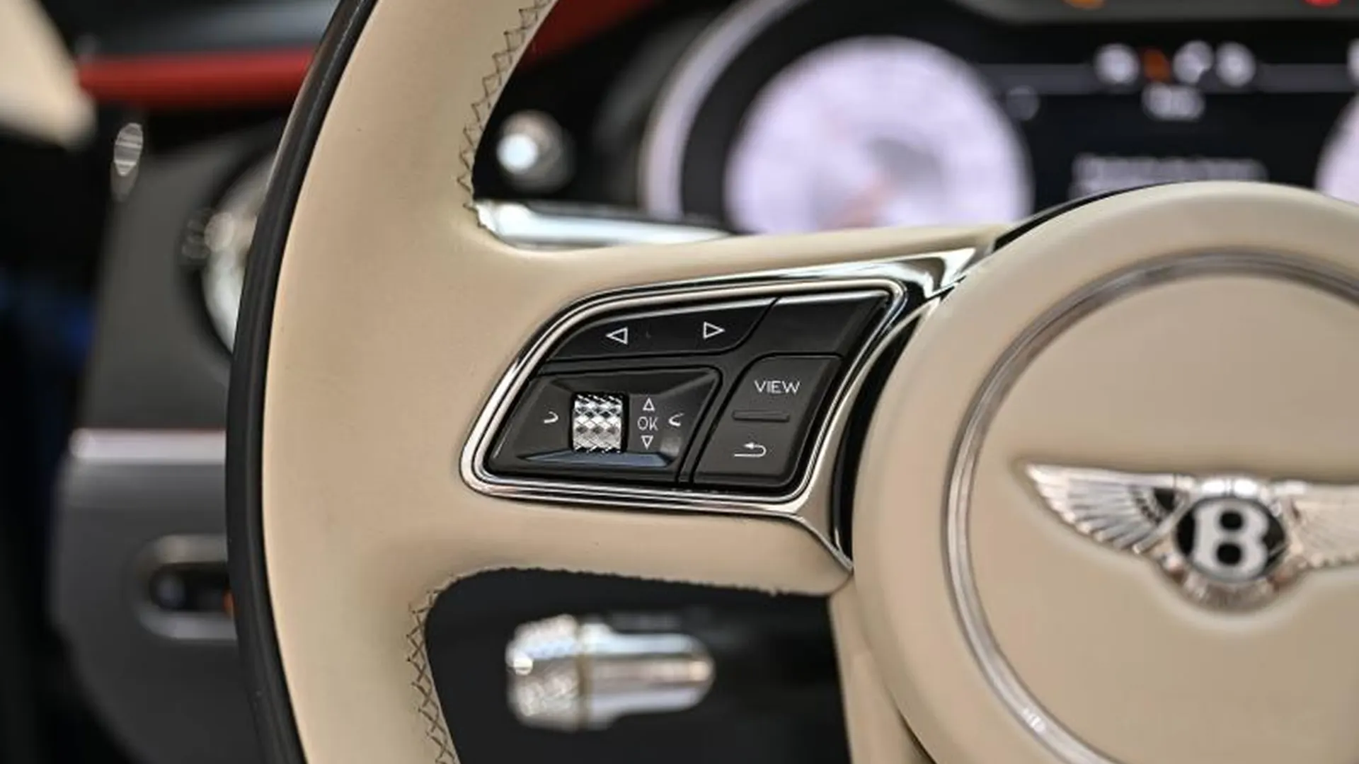 Bentley Continental GTC — photo 32