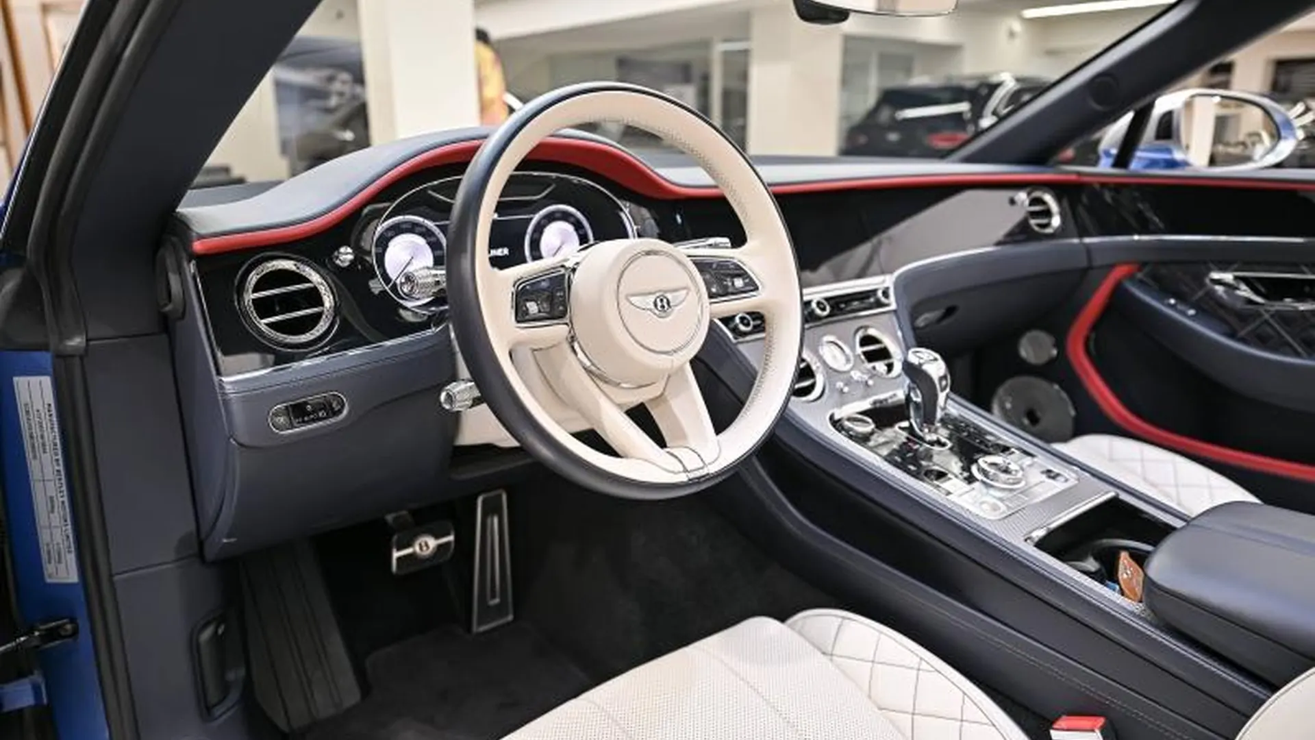 Bentley Continental GTC — photo 21