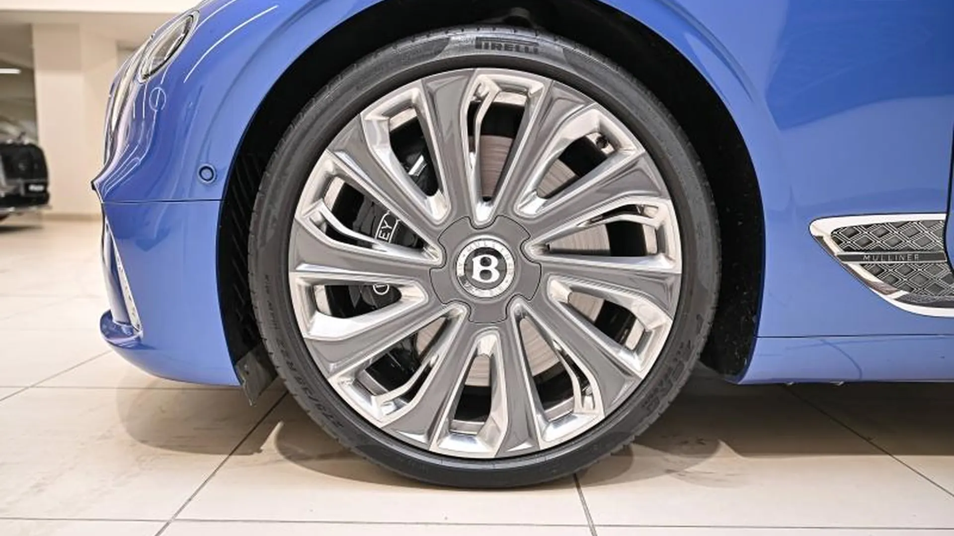 Bentley Continental GTC — photo 11