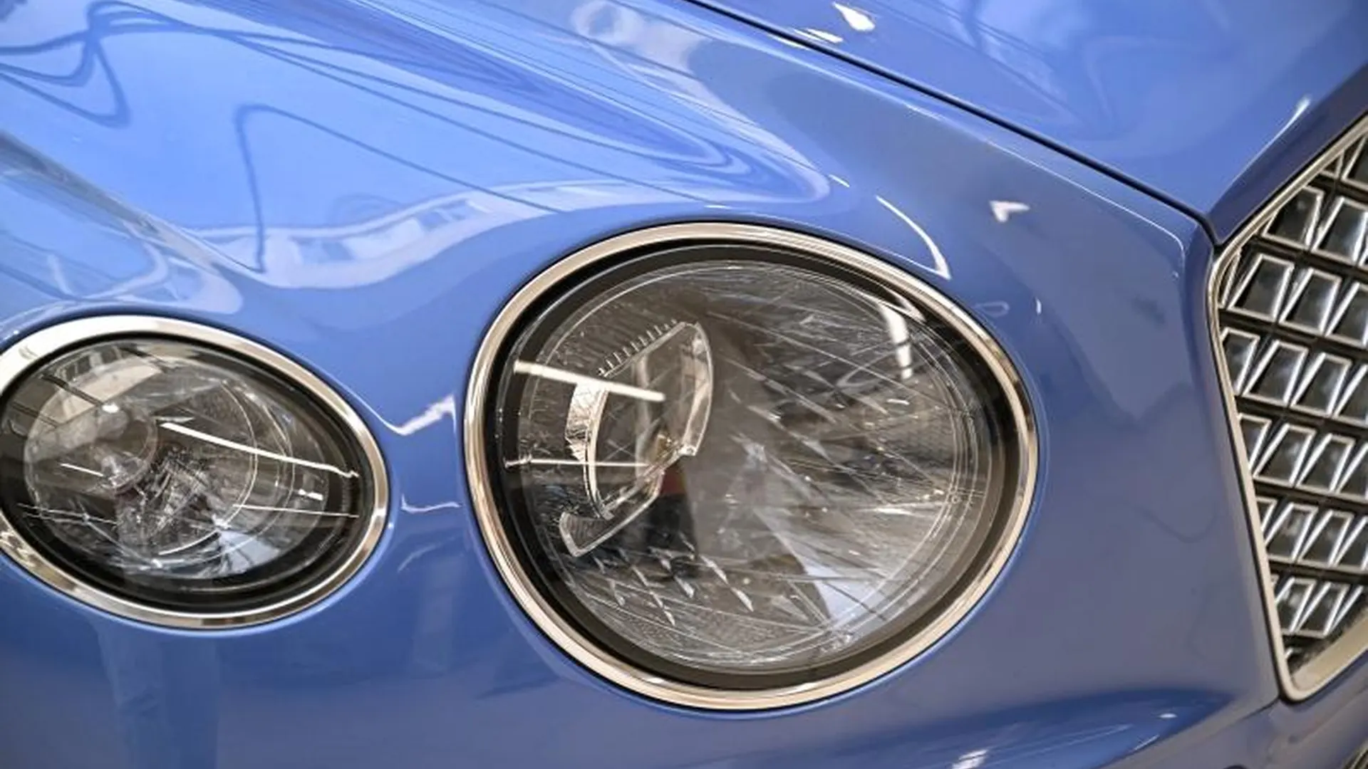 Bentley Continental GTC — photo 8