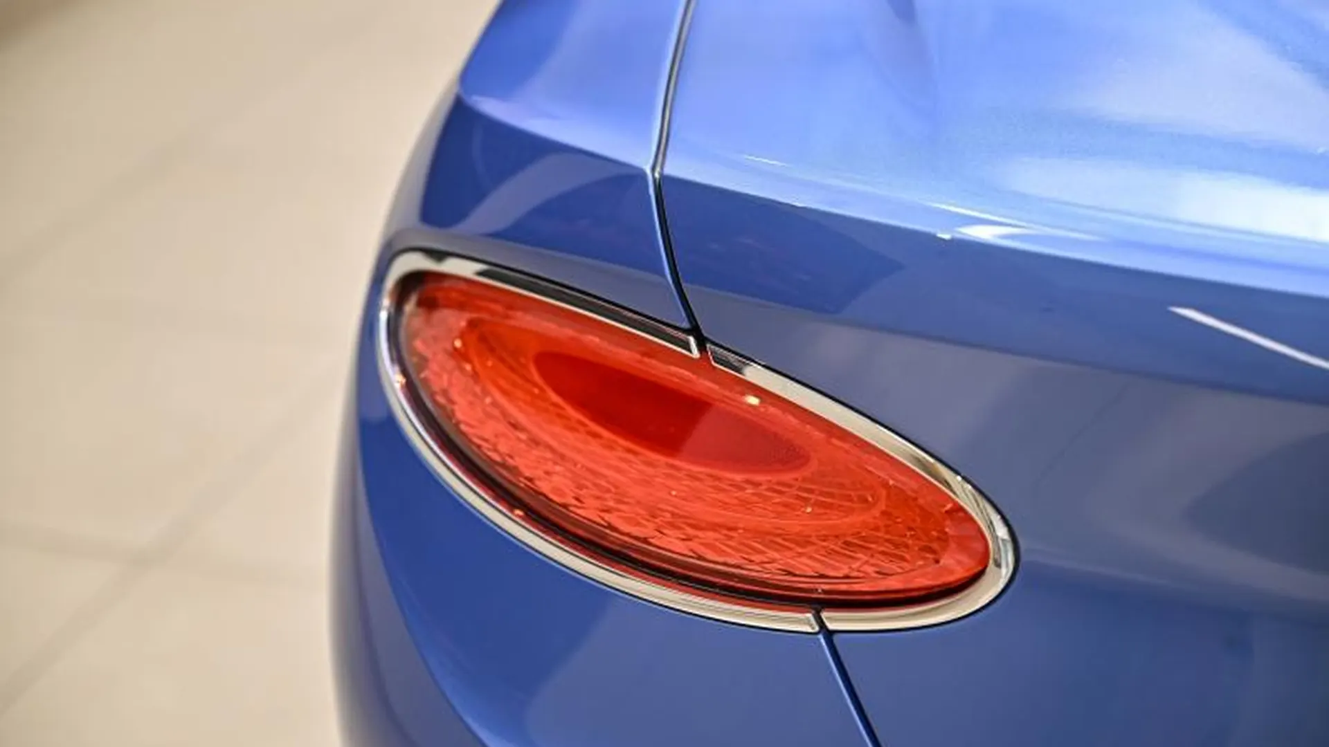 Bentley Continental GTC — photo 13