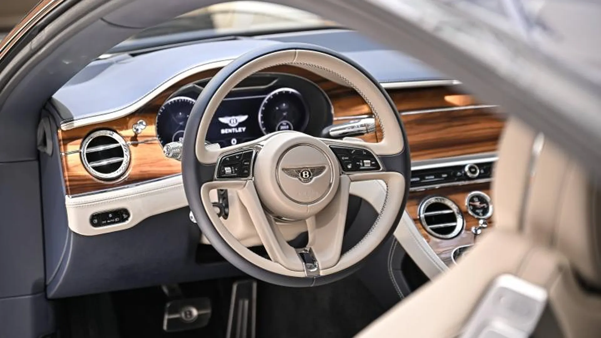 Bentley Continental — photo 20