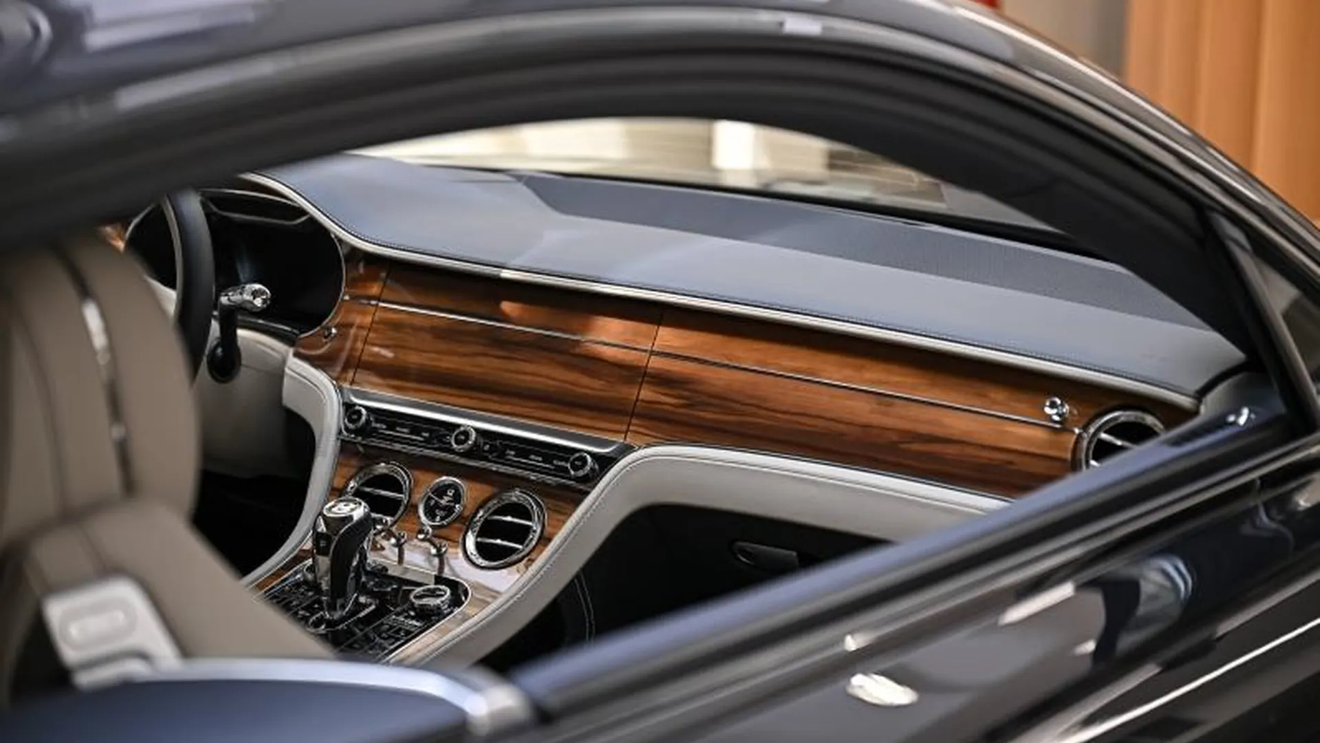 Bentley Continental — photo 8