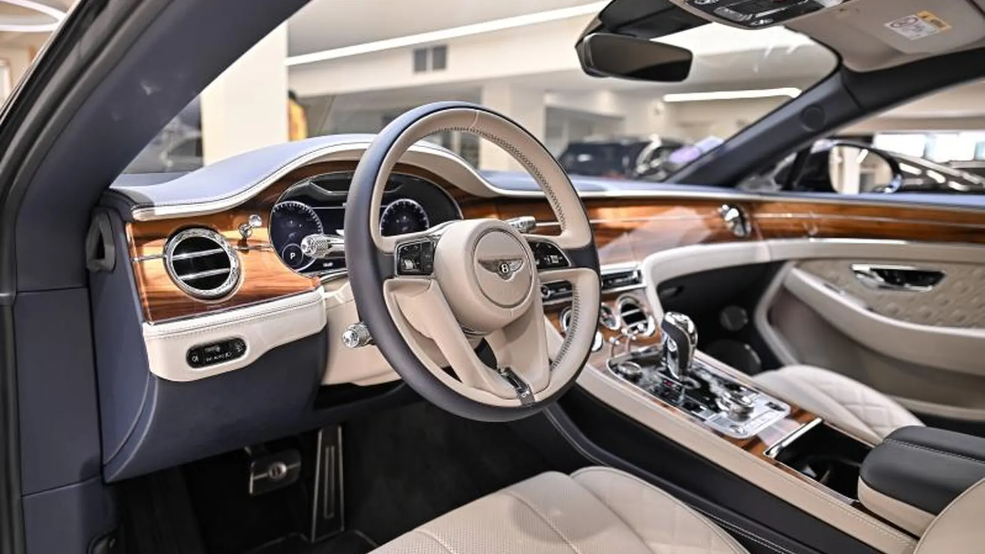 Bentley Continental — photo 22