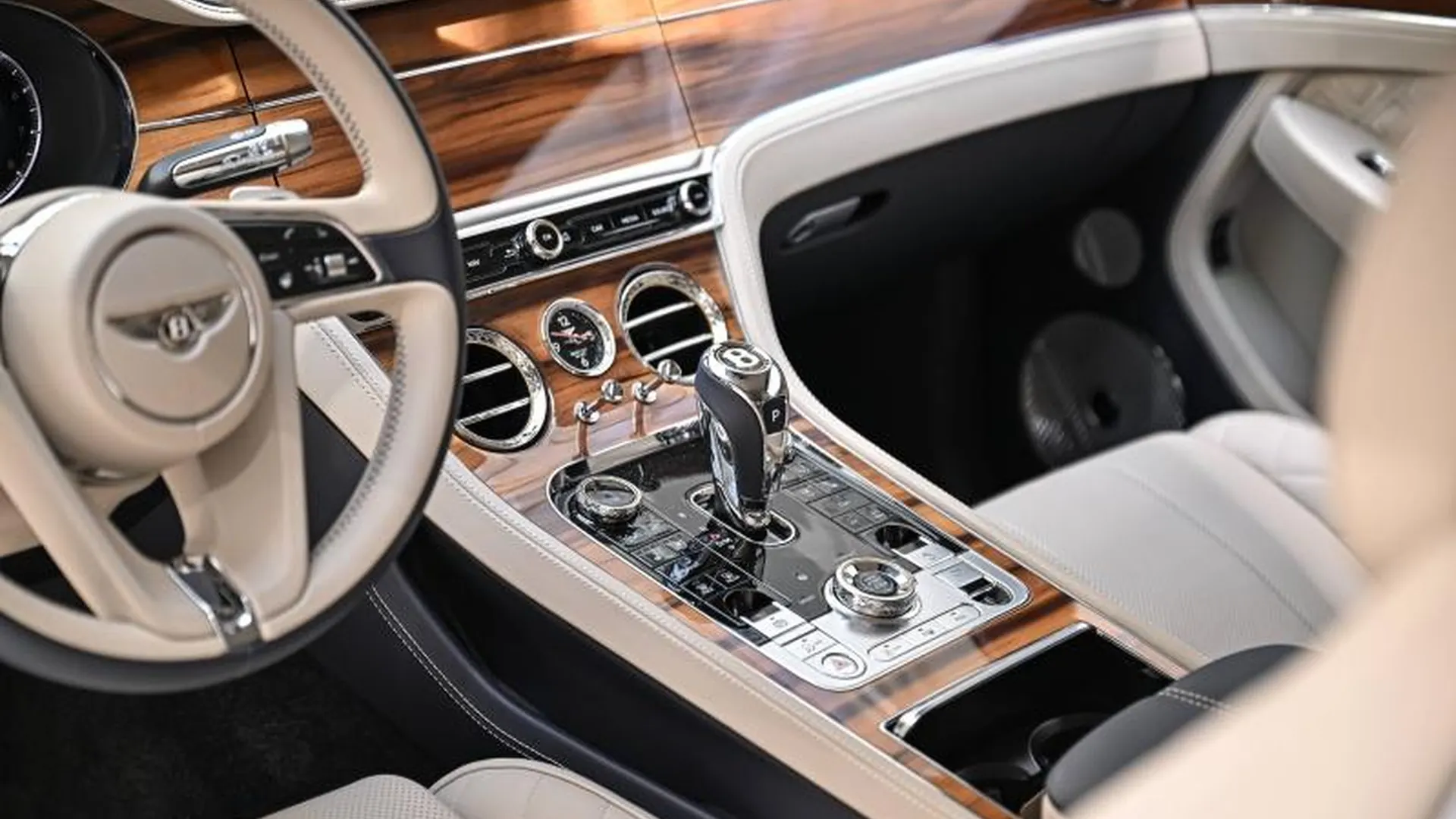 Bentley Continental — photo 21