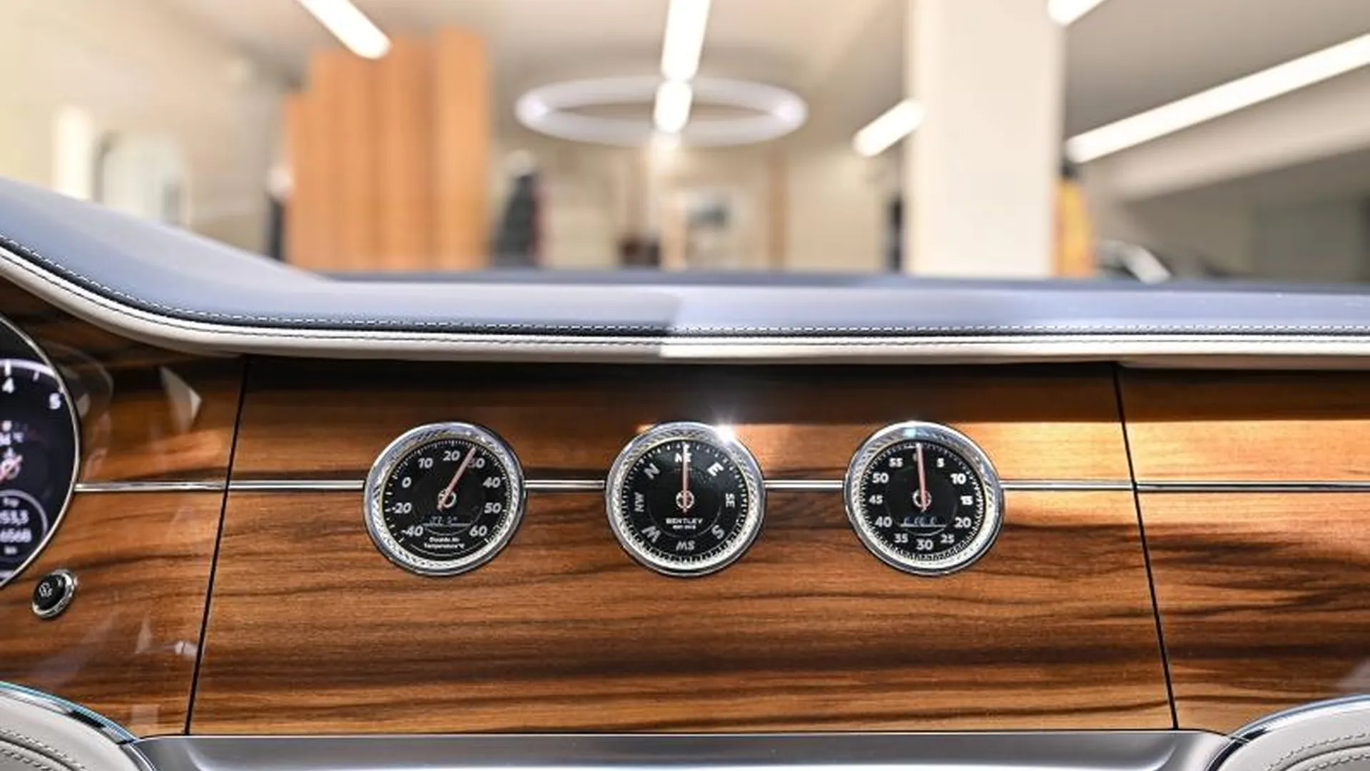 Bentley Continental — photo 36