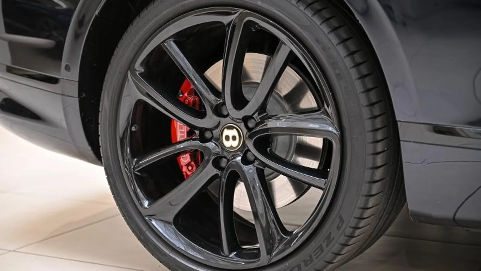 Bentley Continental — photo 10