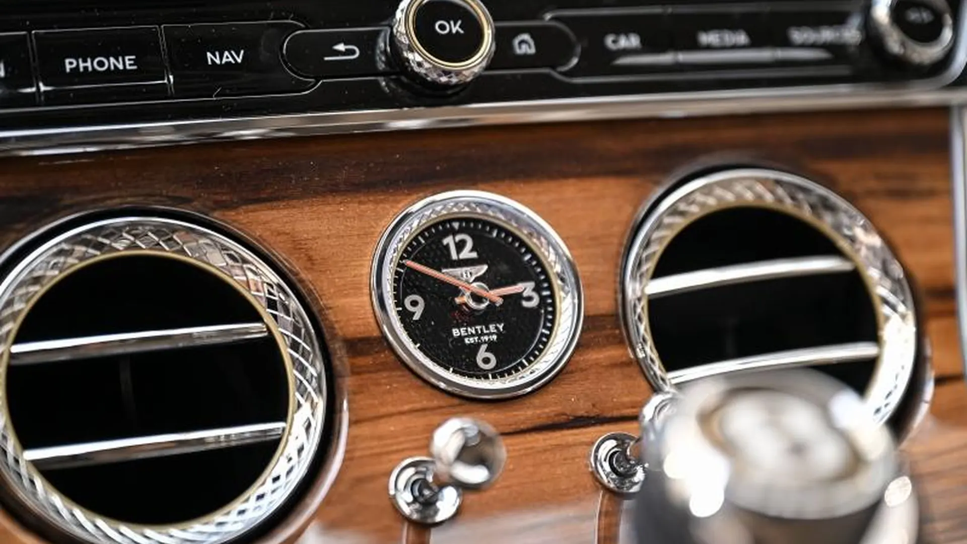Bentley Continental — photo 30