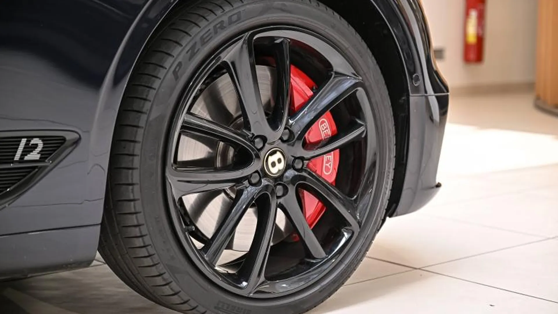 Bentley Continental — photo 9