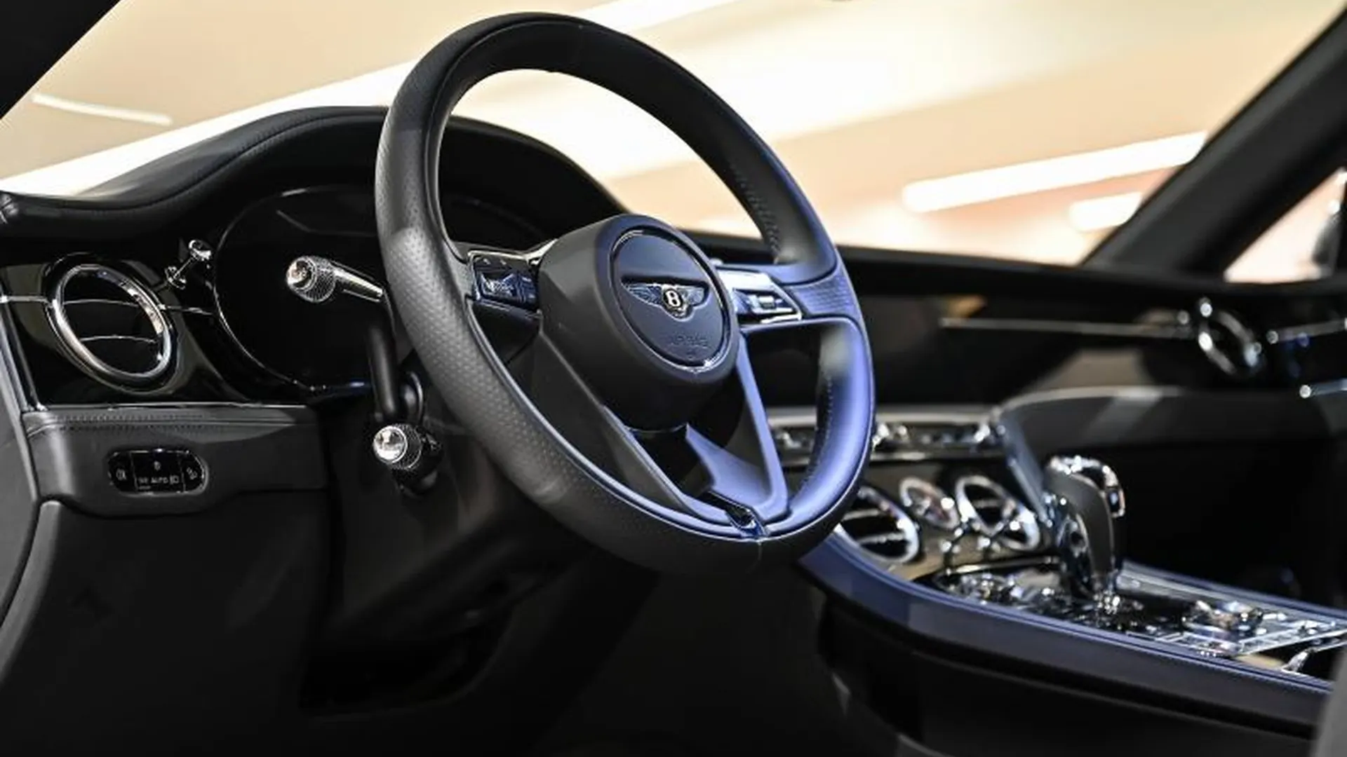 Bentley Continental — photo 42