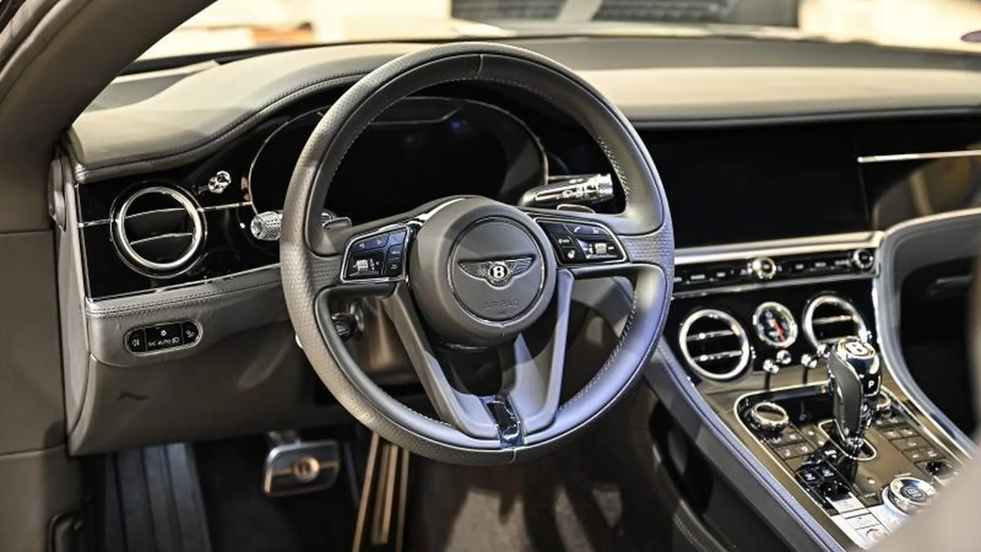 Bentley Continental — photo 25