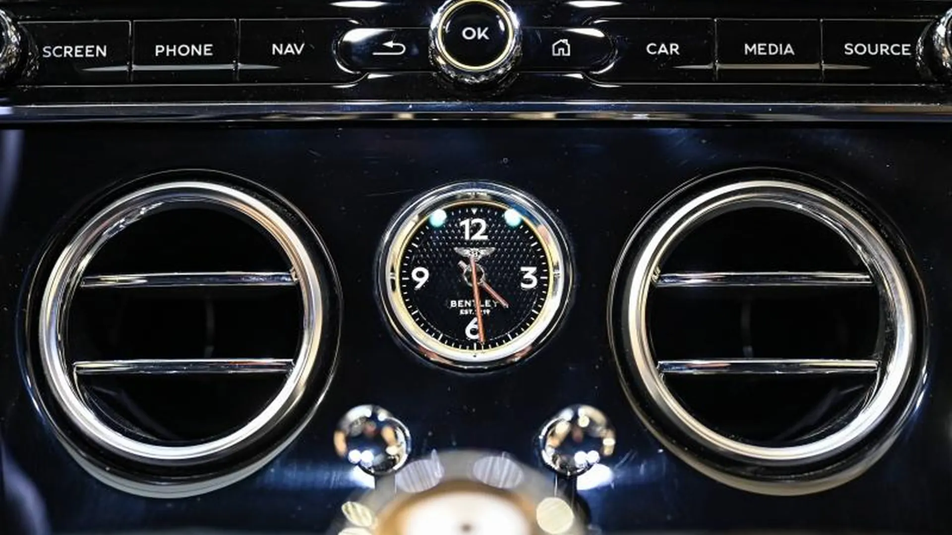 Bentley Continental — photo 36