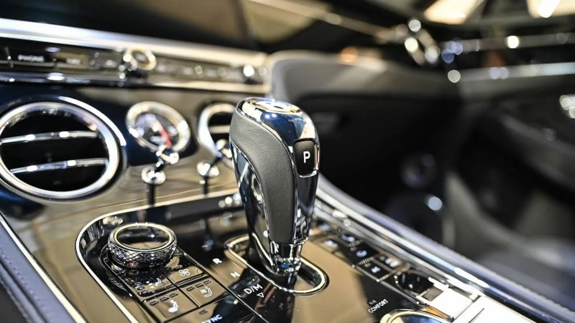 Bentley Continental — photo 28