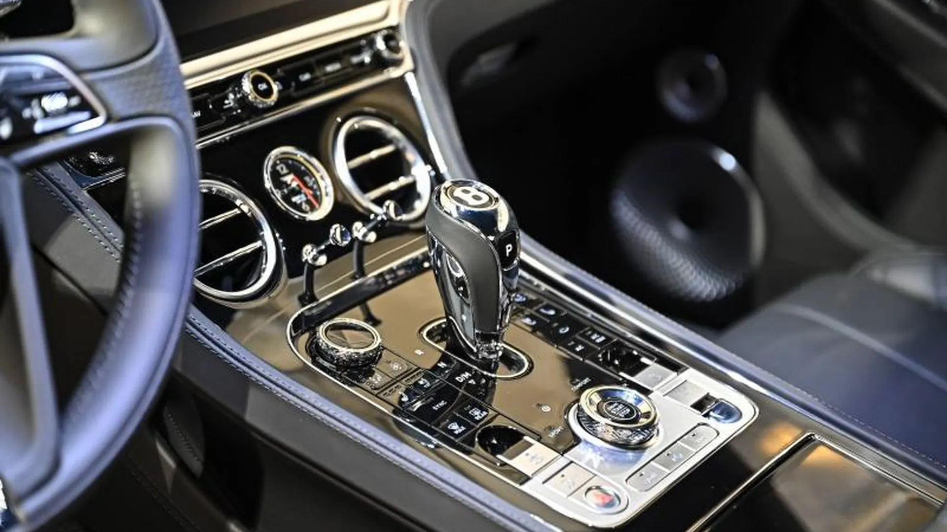 Bentley Continental — photo 24