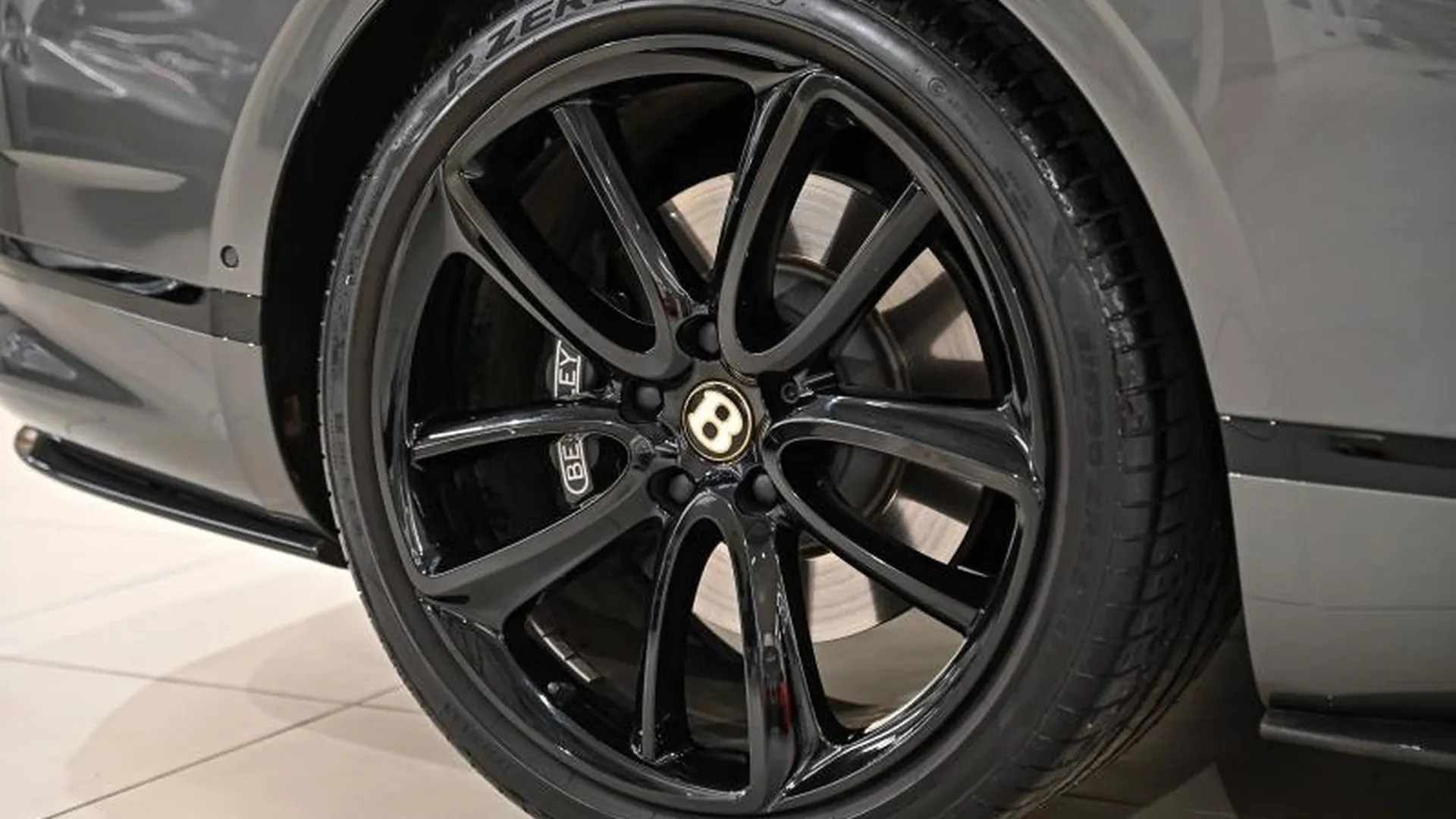 Bentley Continental — photo 9
