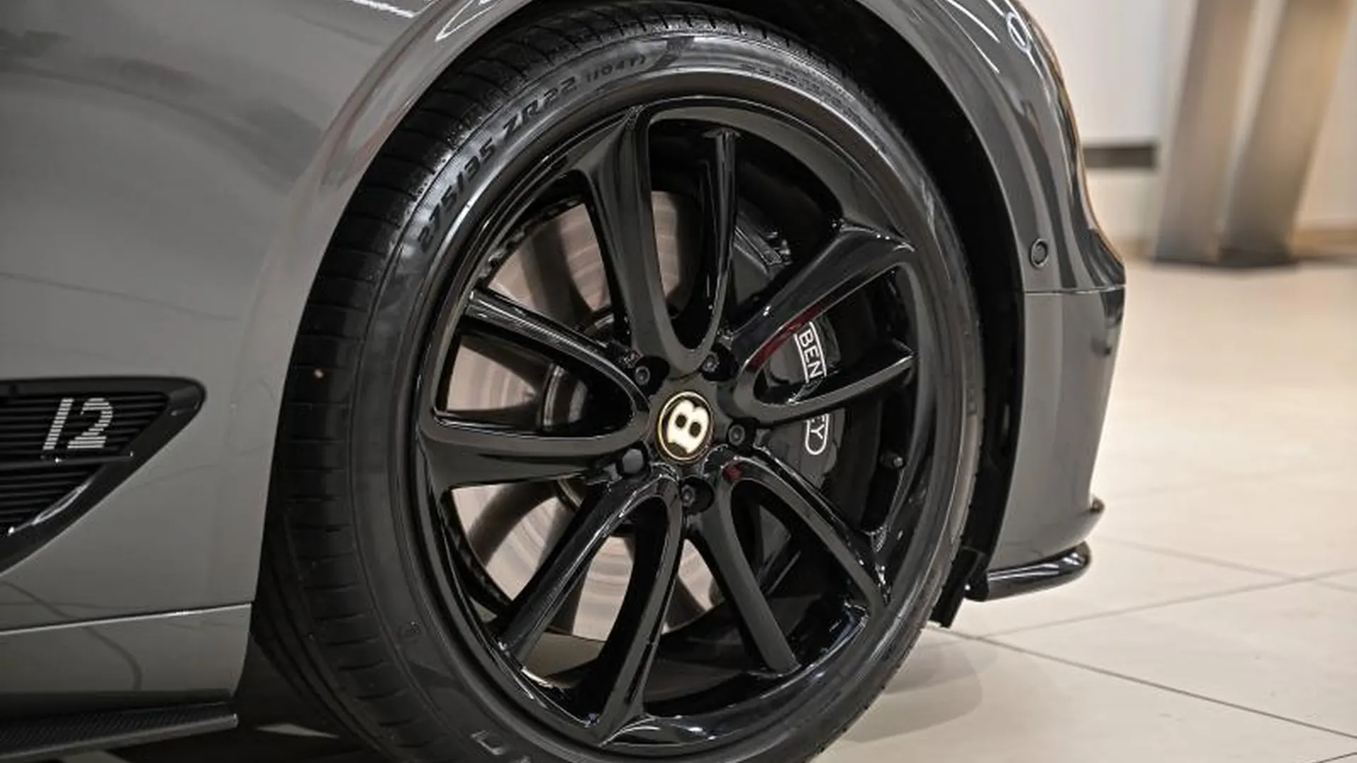Bentley Continental — photo 8