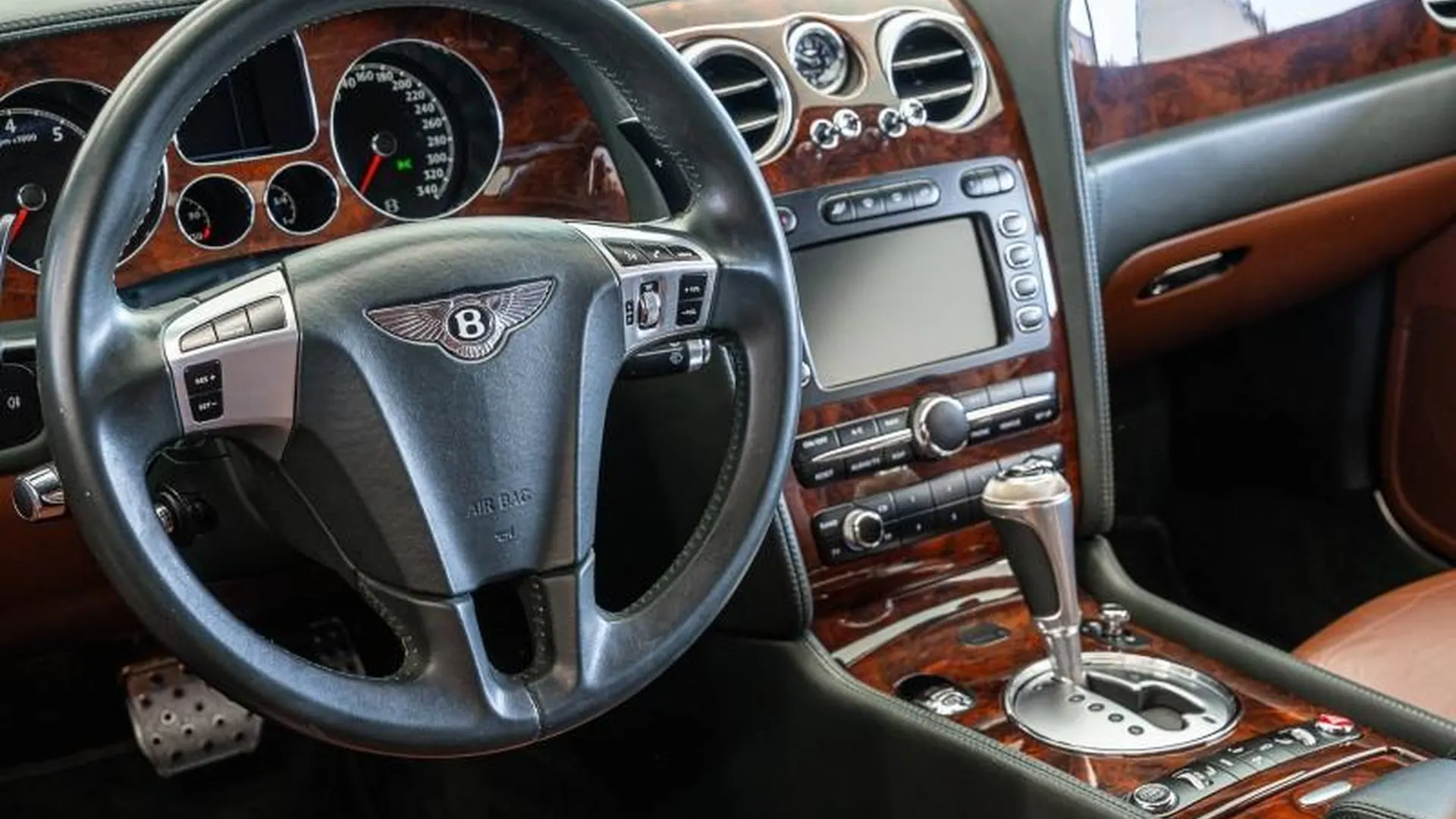 Bentley Continental — photo 8