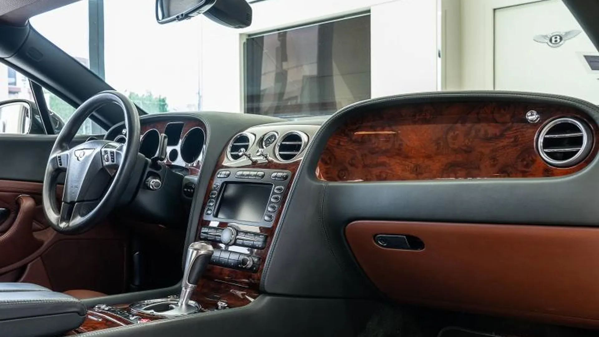 Bentley Continental — photo 34