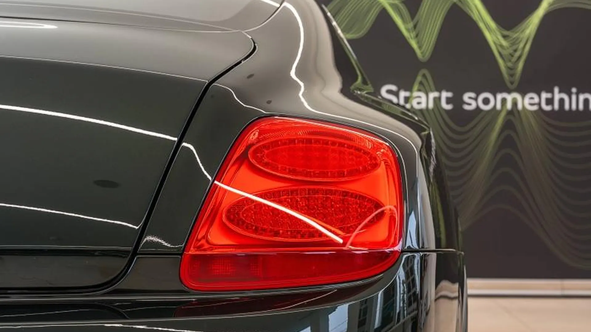 Bentley Continental — photo 31