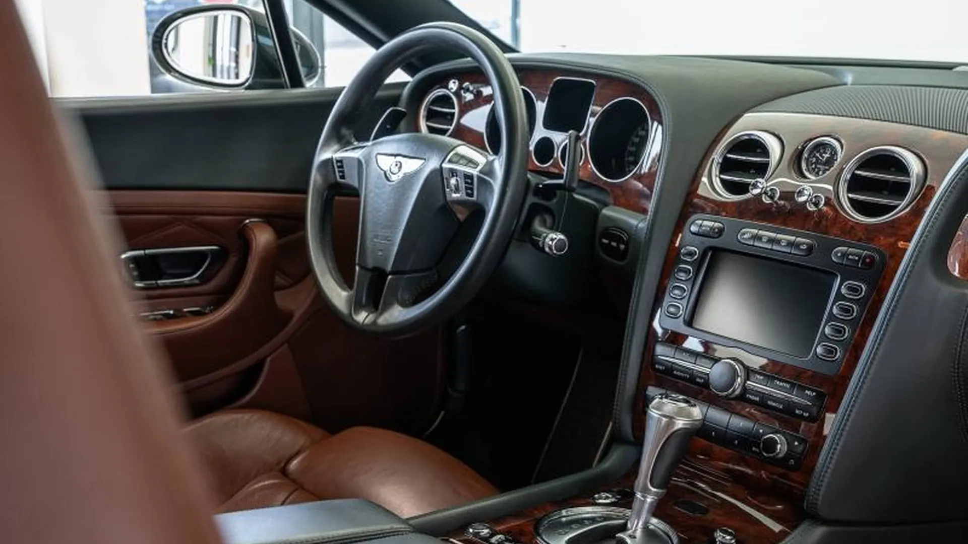 Bentley Continental — photo 35