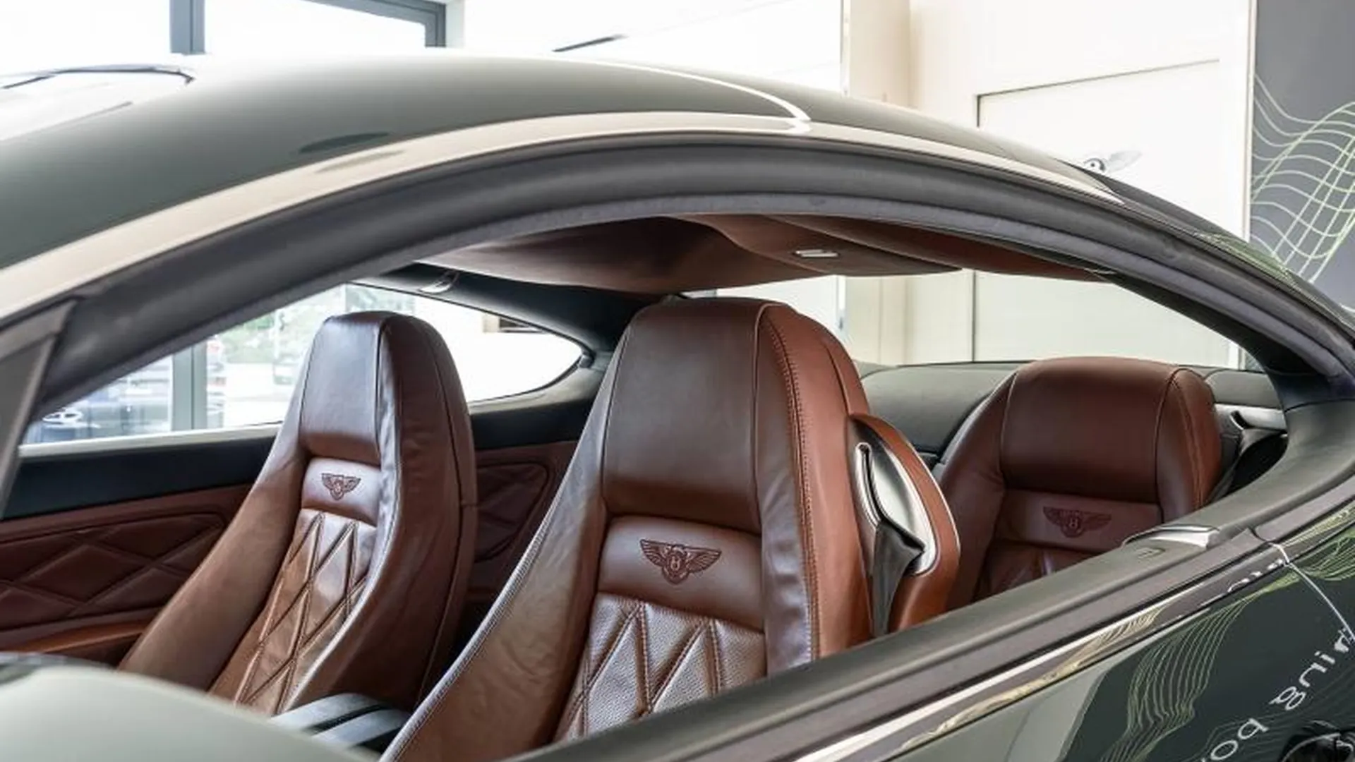 Bentley Continental — photo 11