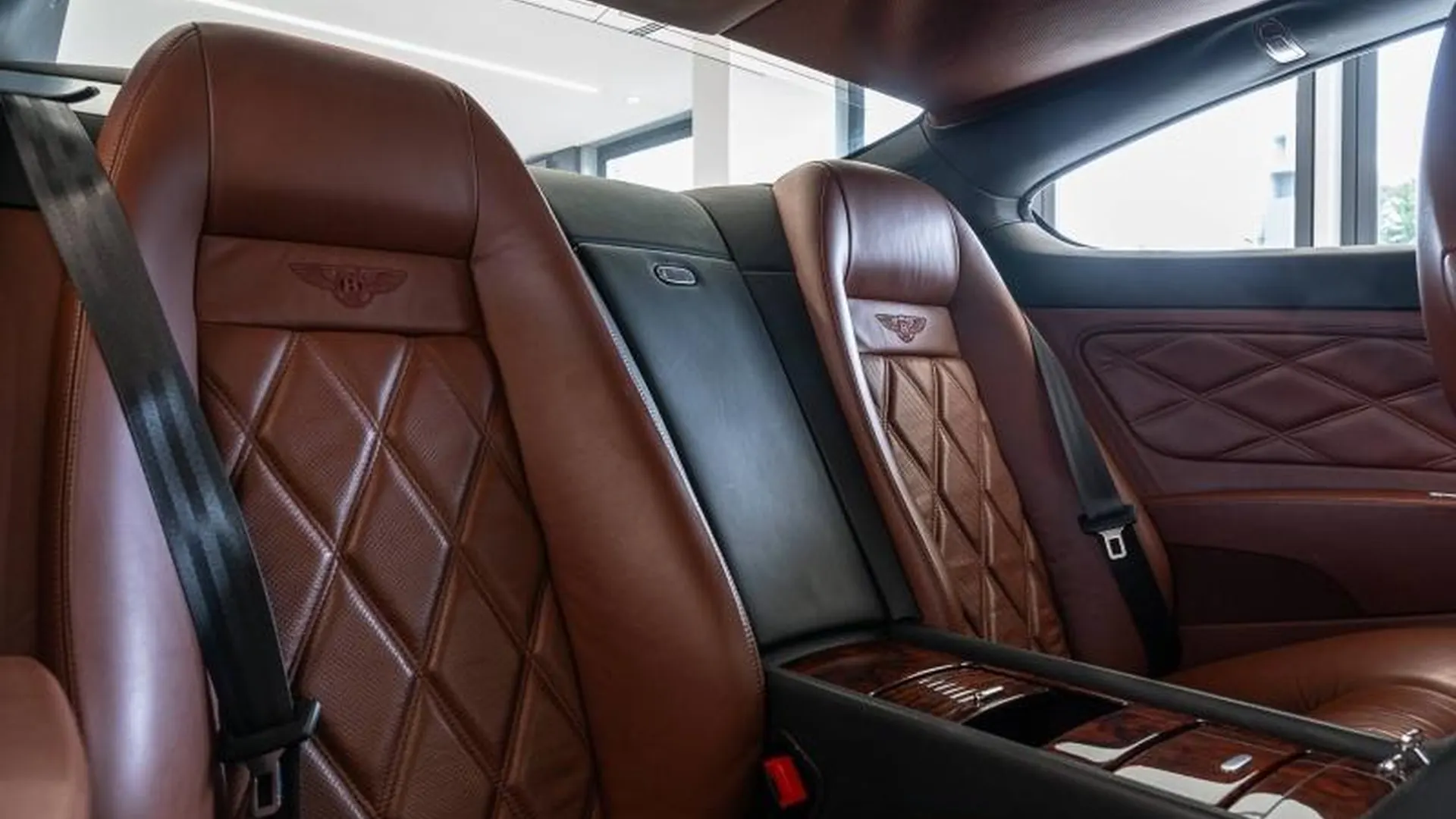 Bentley Continental — photo 30