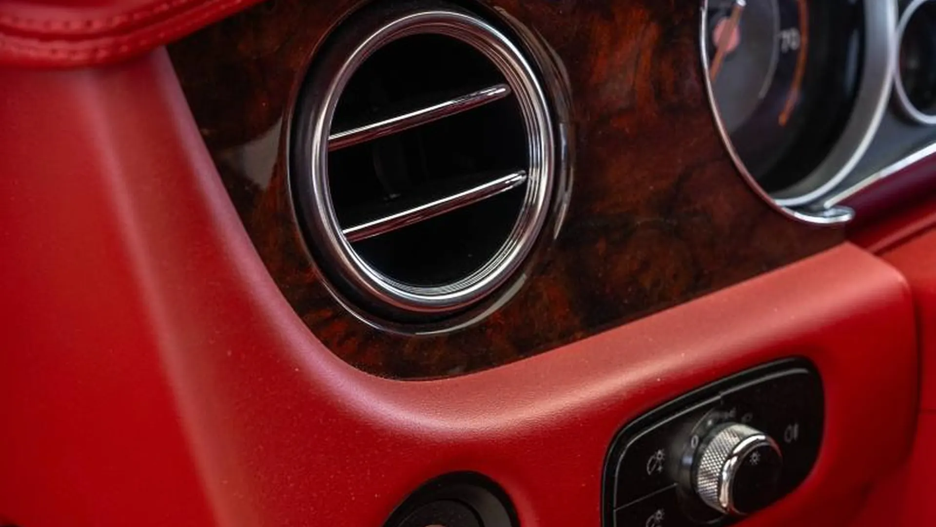 Bentley Continental — photo 19