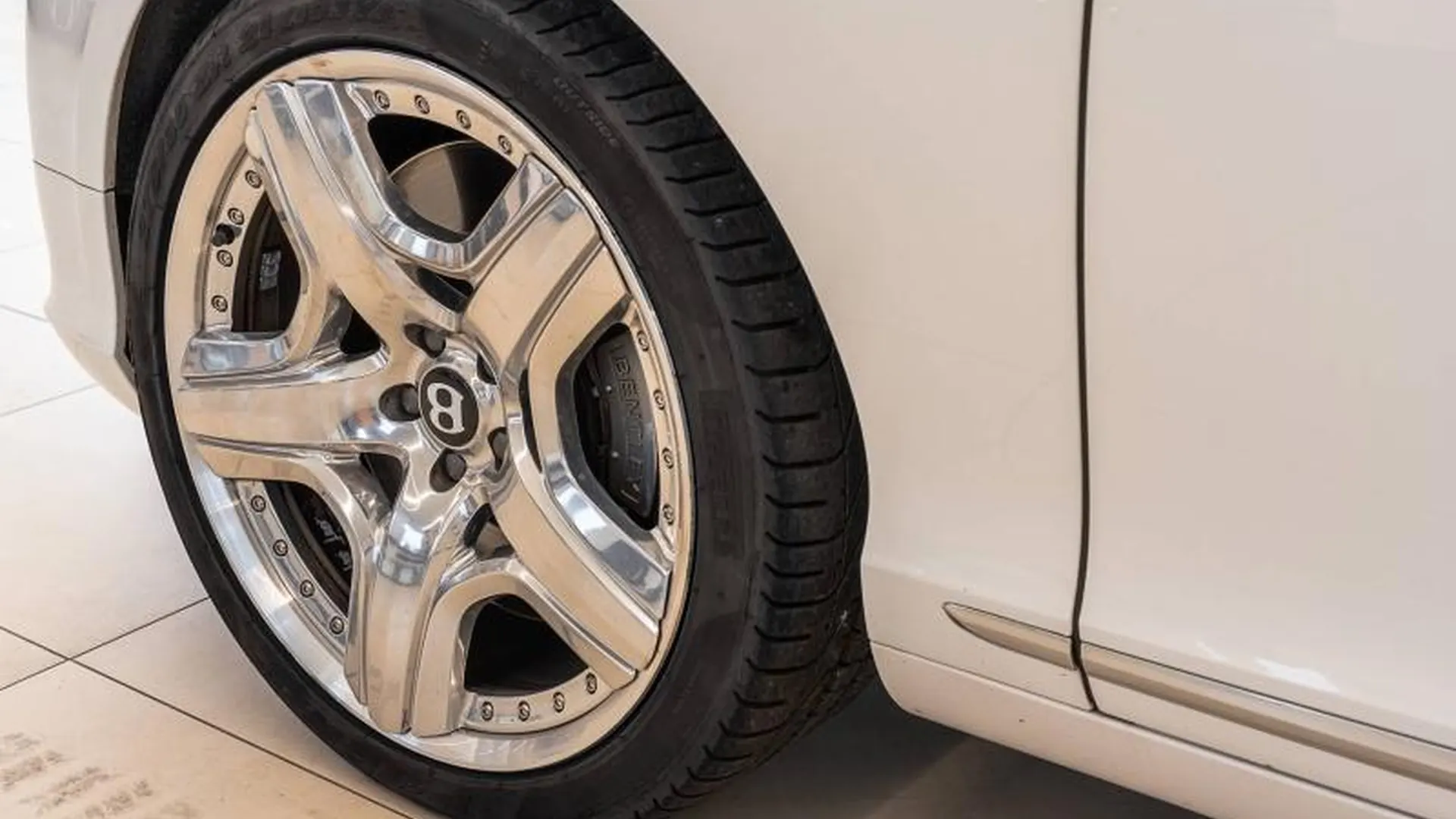 Bentley Continental — photo 9