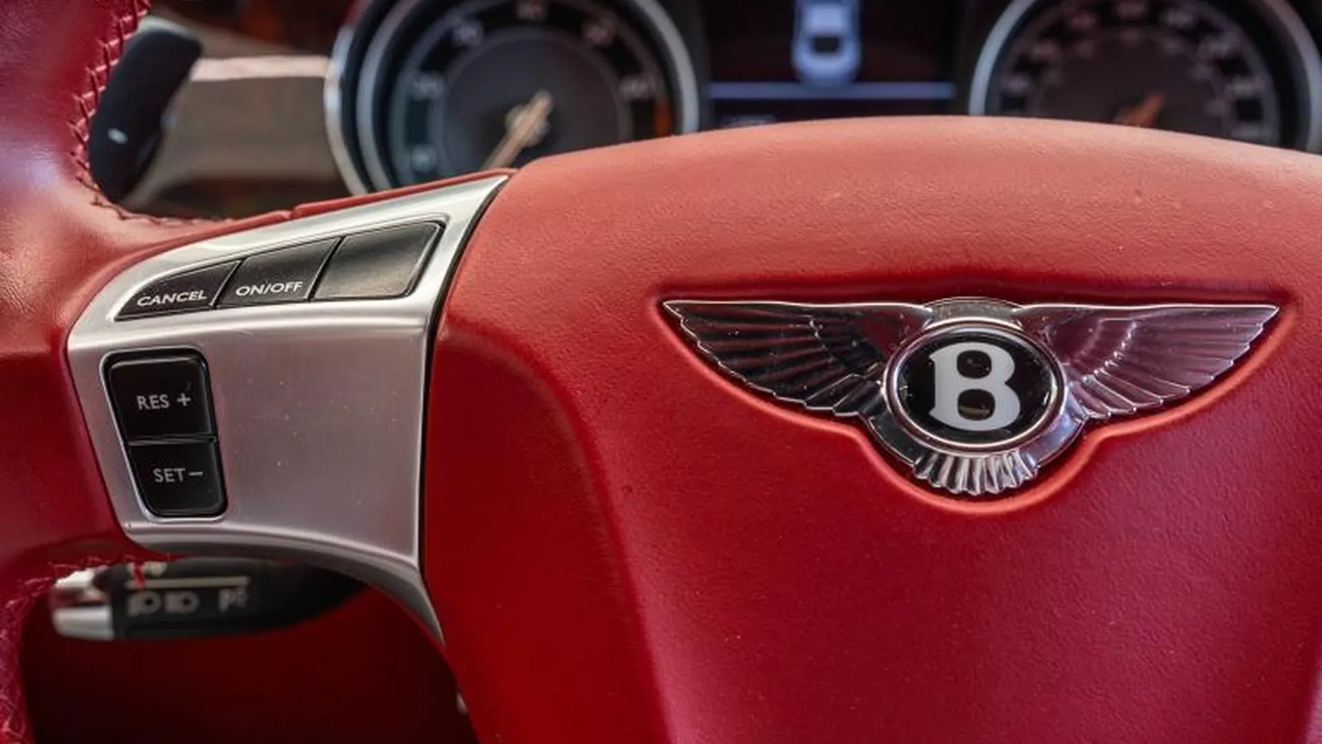 Bentley Continental — photo 26