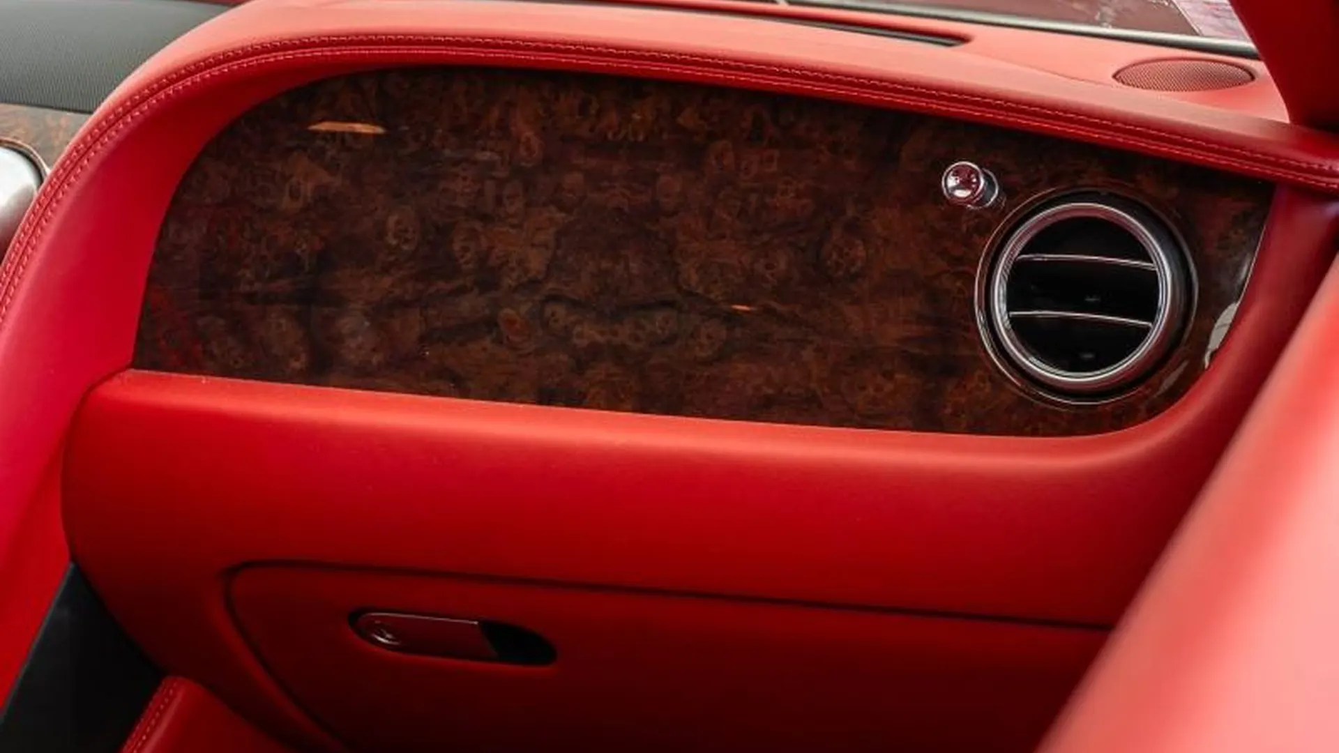 Bentley Continental — photo 14